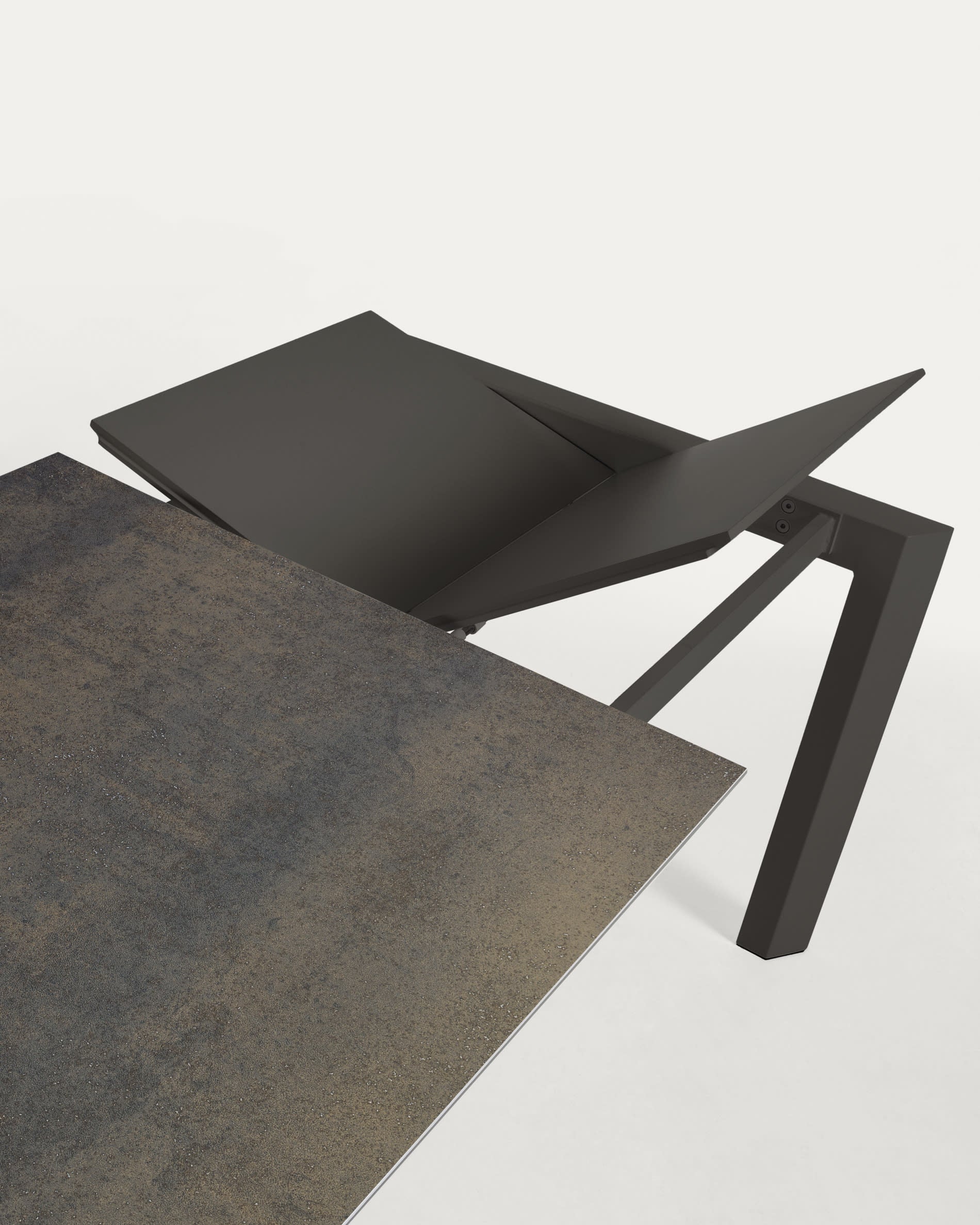 Axis extendable porcelain table with Iron Moss finish and black steel legs, 160 (220) cm