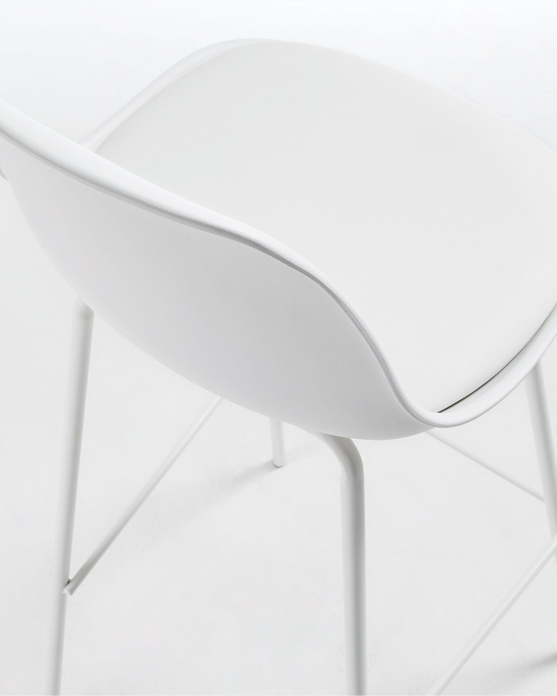 White Brighter barstool height 75 cm - Detail