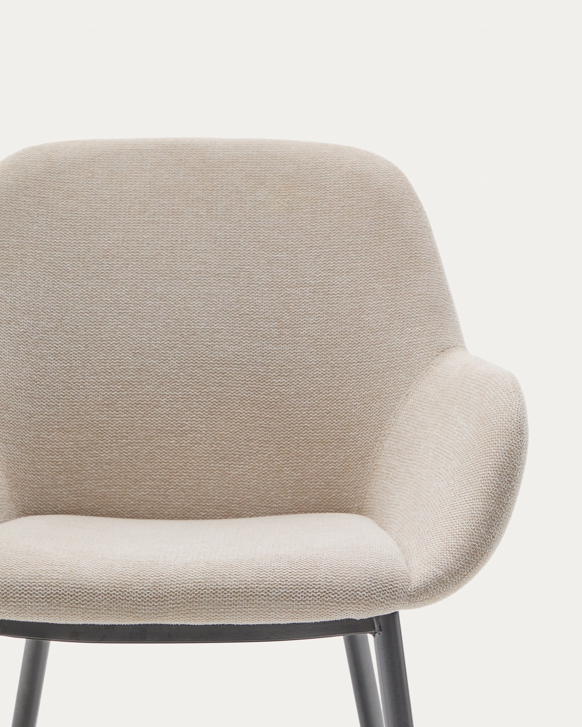 Konna chair in beige and steel legs in a painted black finish - Detail