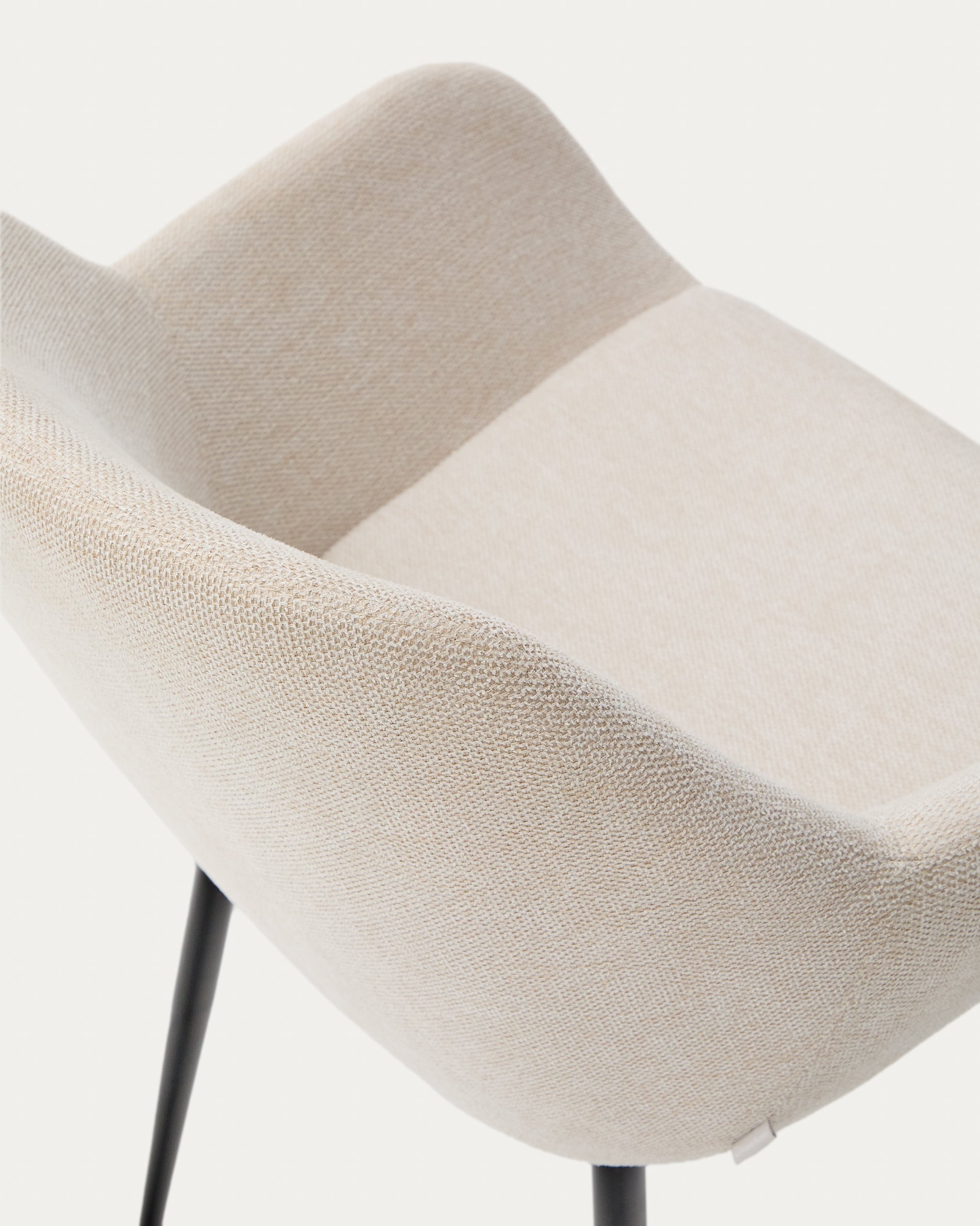 Konna chair in beige and steel legs in a painted black finish - Detail