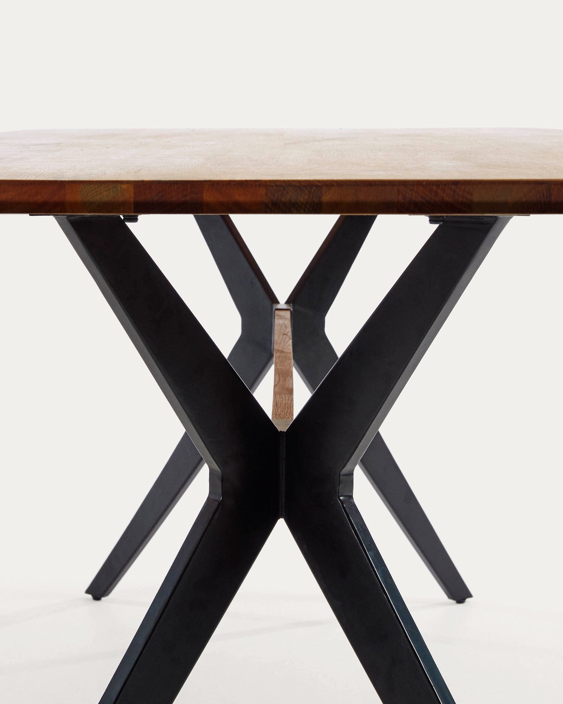 Amethyst oak veneer table with a distressed finish and black steel legs, 160 x 90 cm - Detail