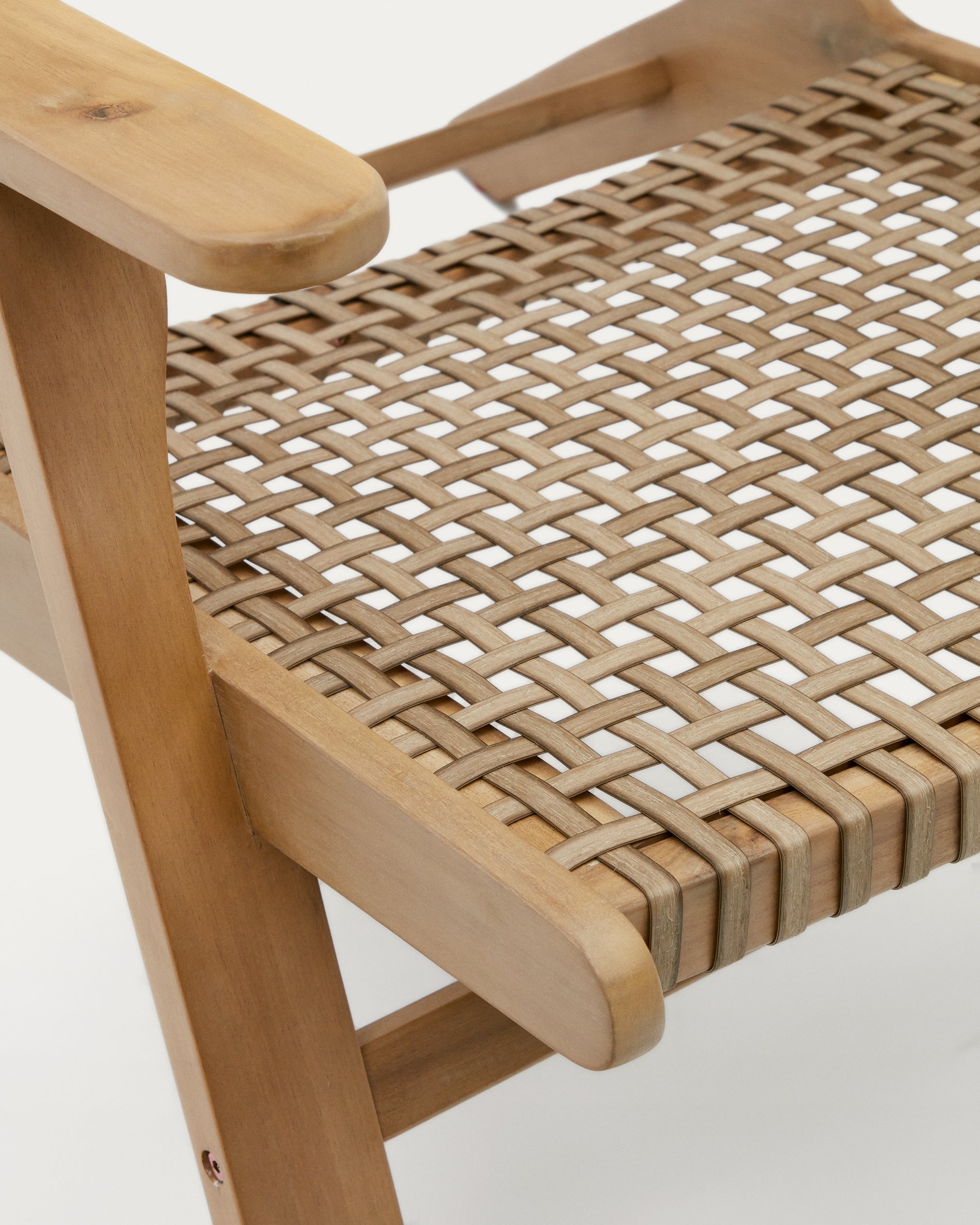 Grignoon chair, made from solid acacia wood and woven wicker FSC 100% - Detail