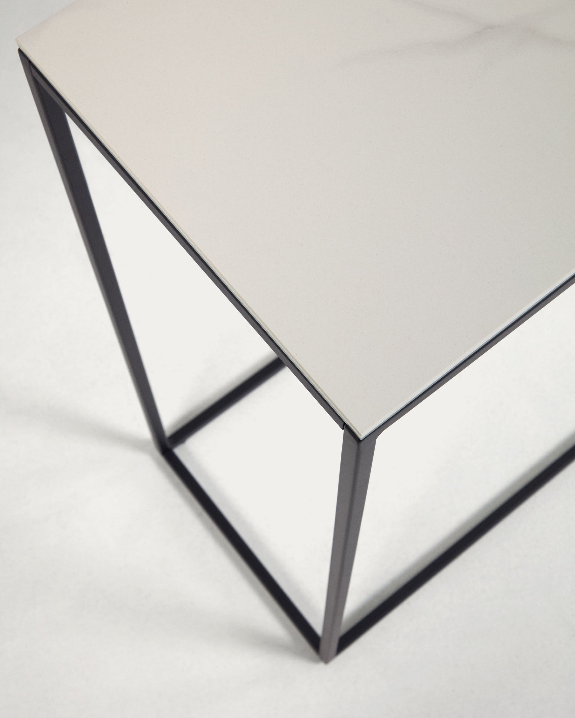 Rewena console table with Kalos Blanco porcelain top and steel structure, 110 x 75 cm - Detail