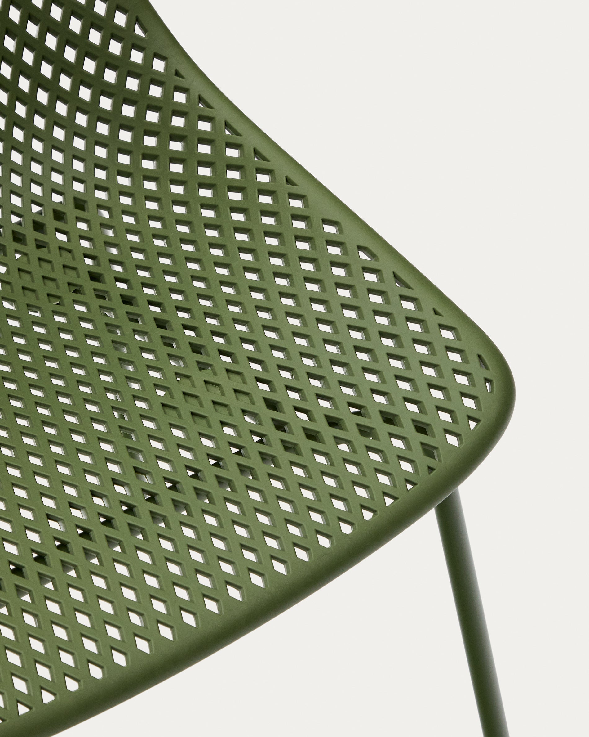 Quinby outdoor chair with green steel legs - Detail