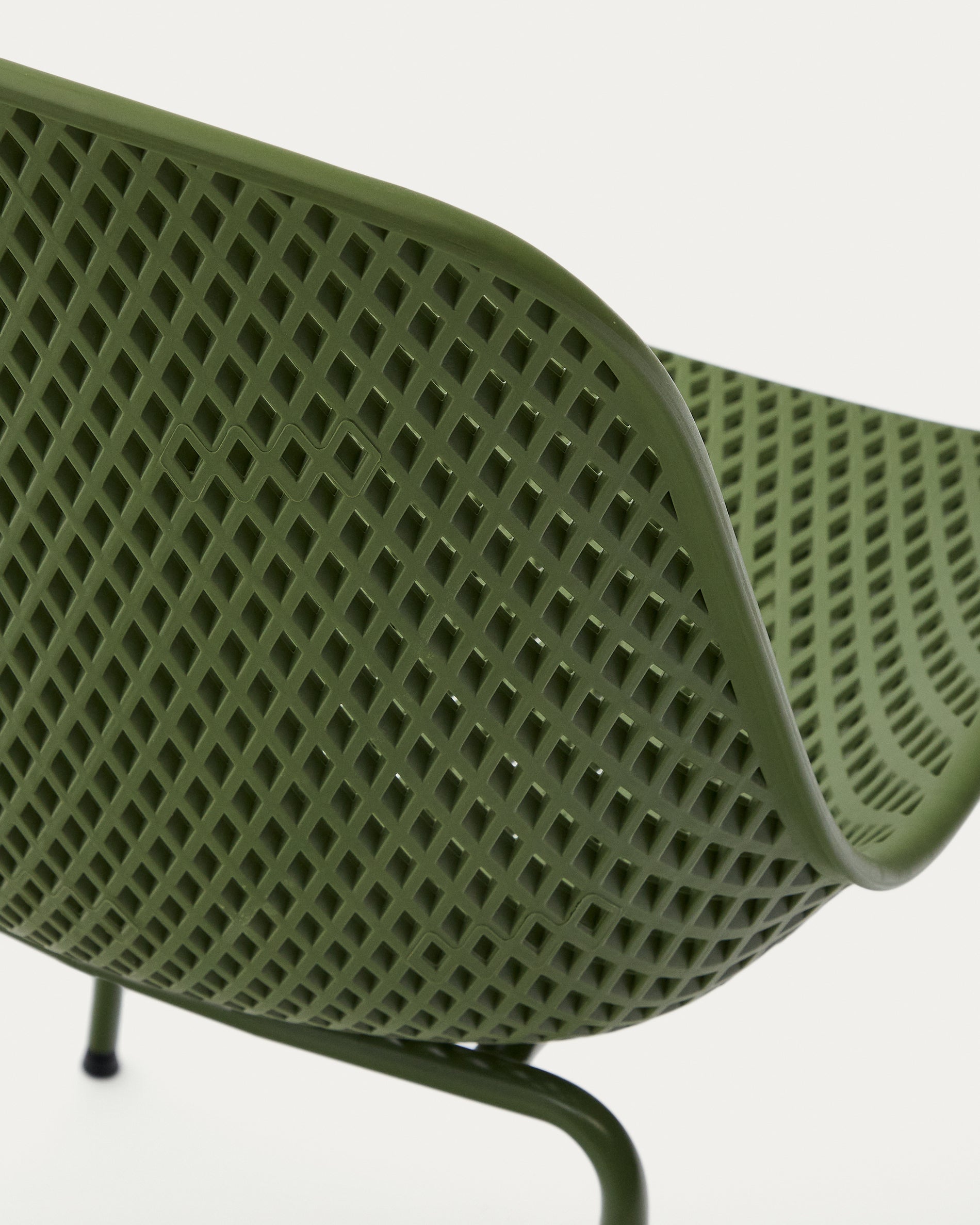 Quinby outdoor chair with green steel legs - Detail