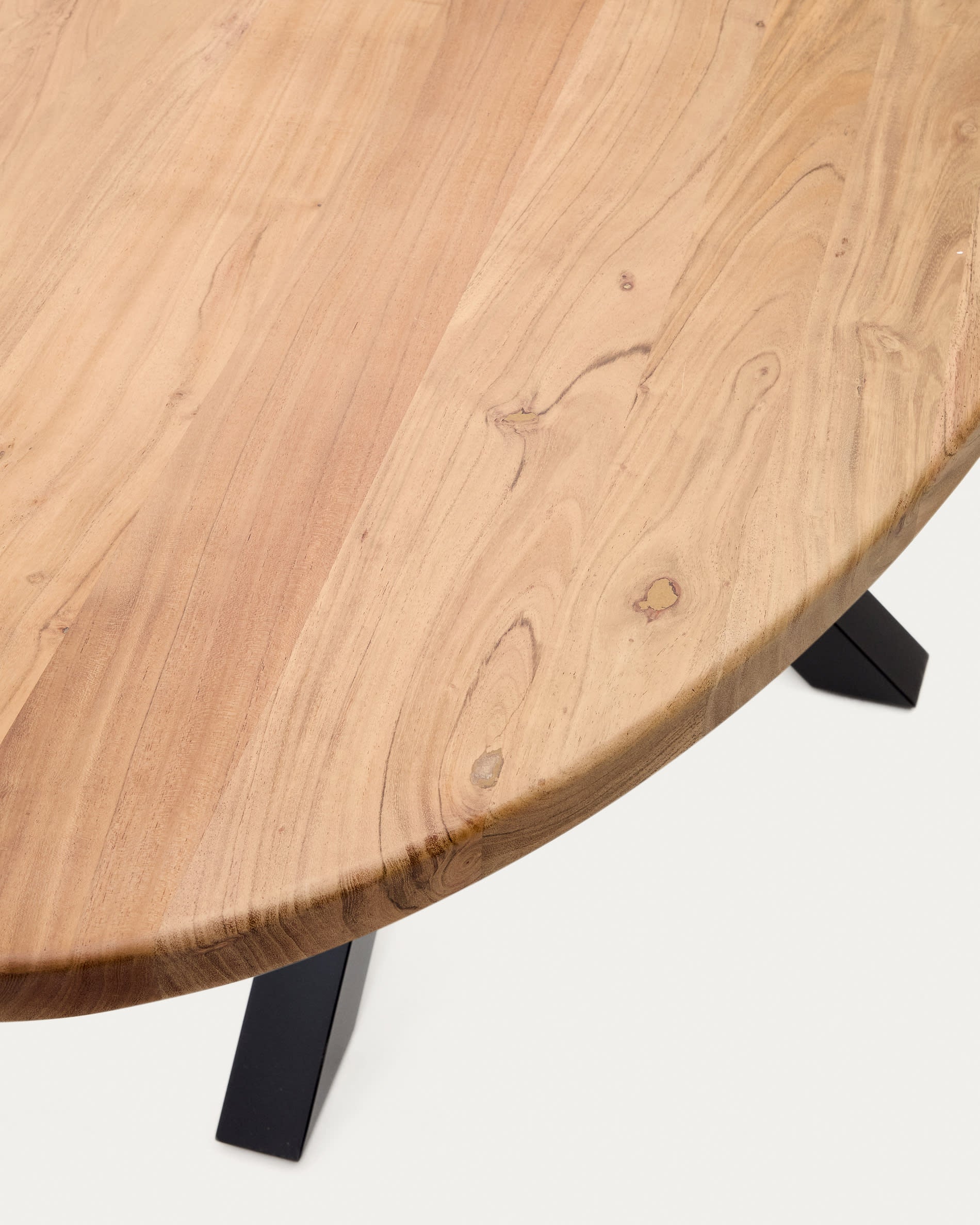 Argo ovális asztal tömör akáciafából és fekete befejezésű acéllábakkal Ø 200 x 100 cm