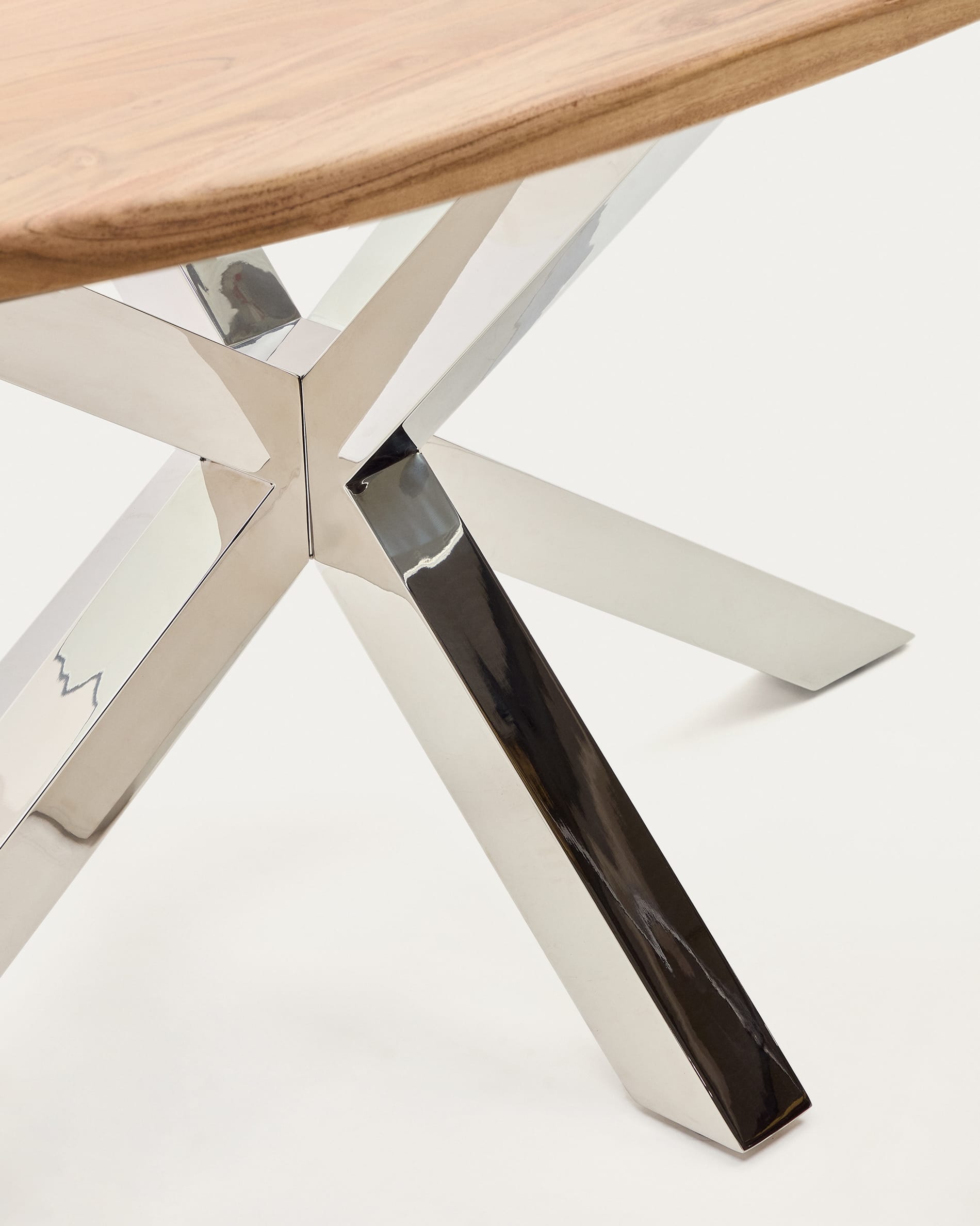 Argo ovális asztal tömör akácfából és rozsdamentes acél lábakkal Ø 200 x 100 cm