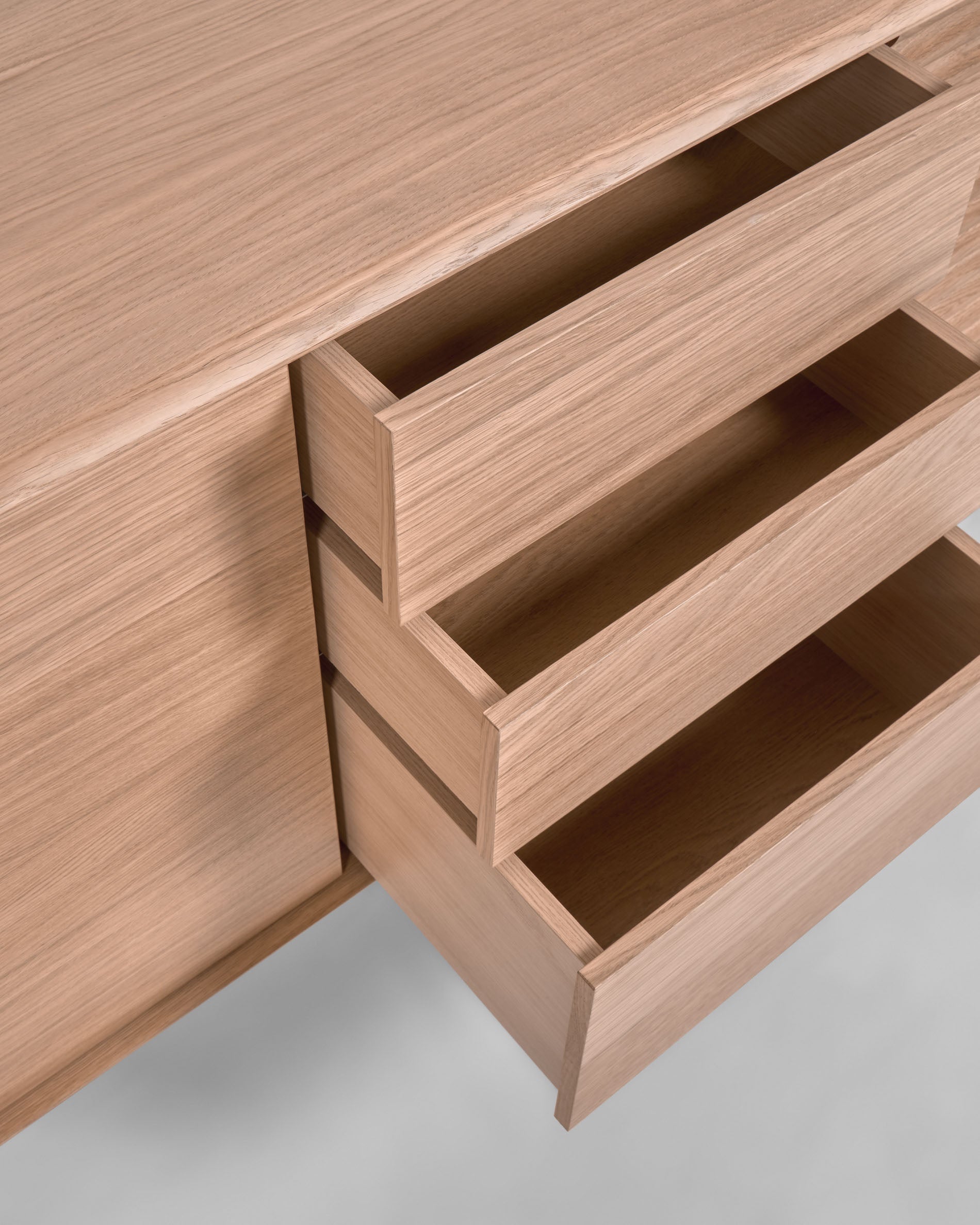 Lenon oak wood and veneer sideboard with 3 doors & 3 drawers, 200 x 86 cm FSC MIX Credit - Detail