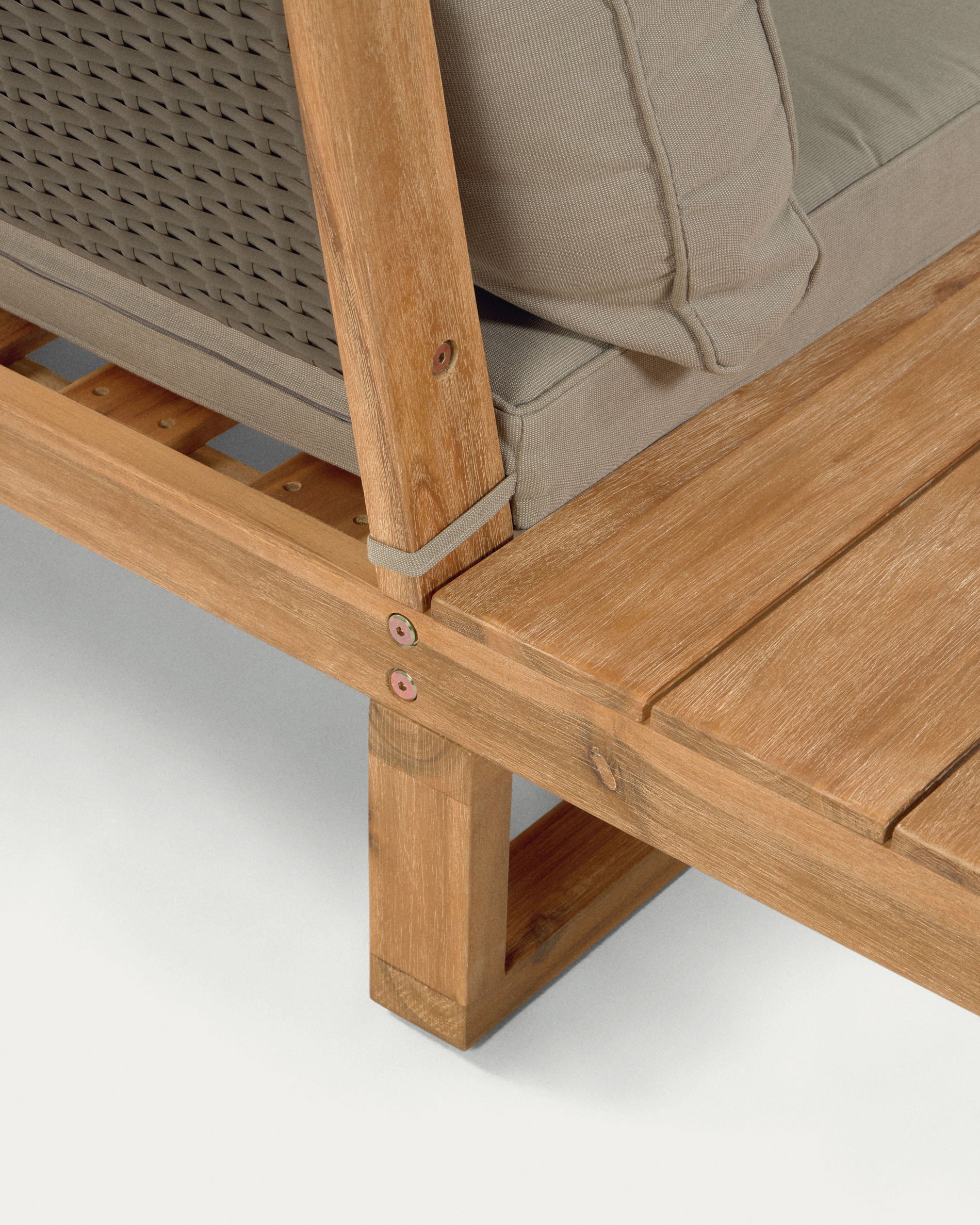 Flaviina 5 seater solid acacia wood corner sofa set with table - Detail