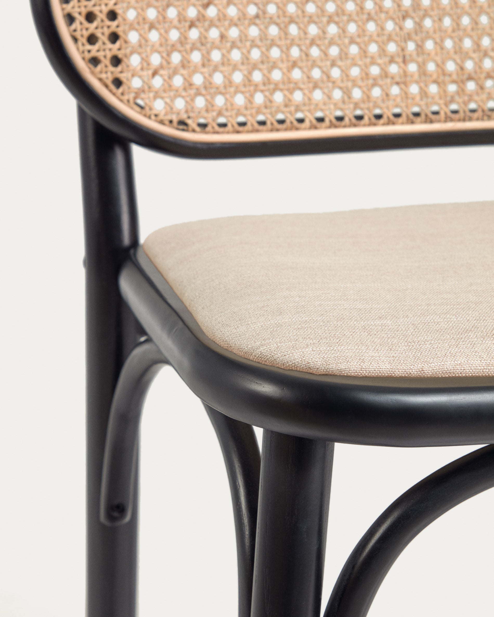 Doriane 65 cm height solid elm stool black lacquer finish and upholstered seat - Detail