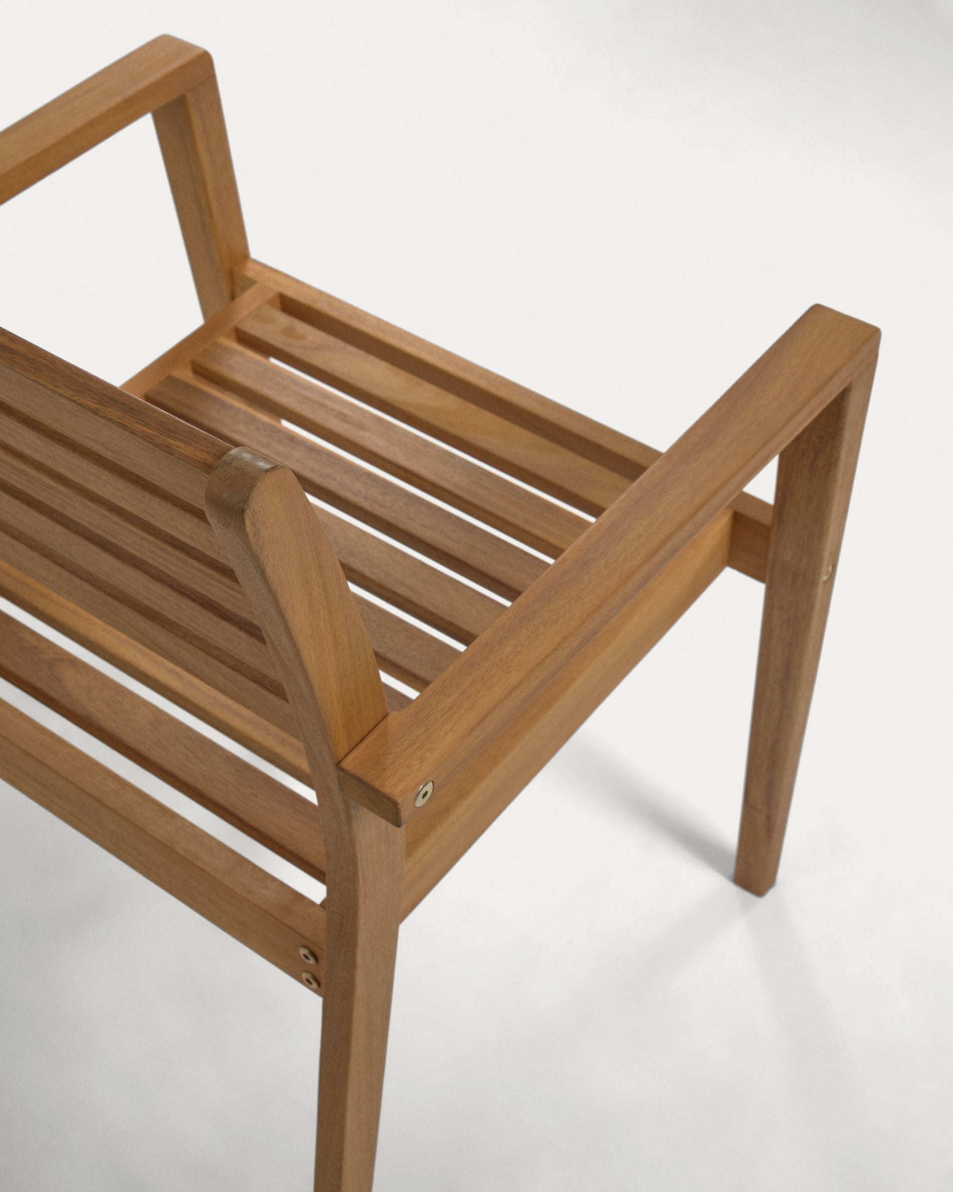 Hanzel stackable solid acacia wood garden chair FSC 100% - Detail