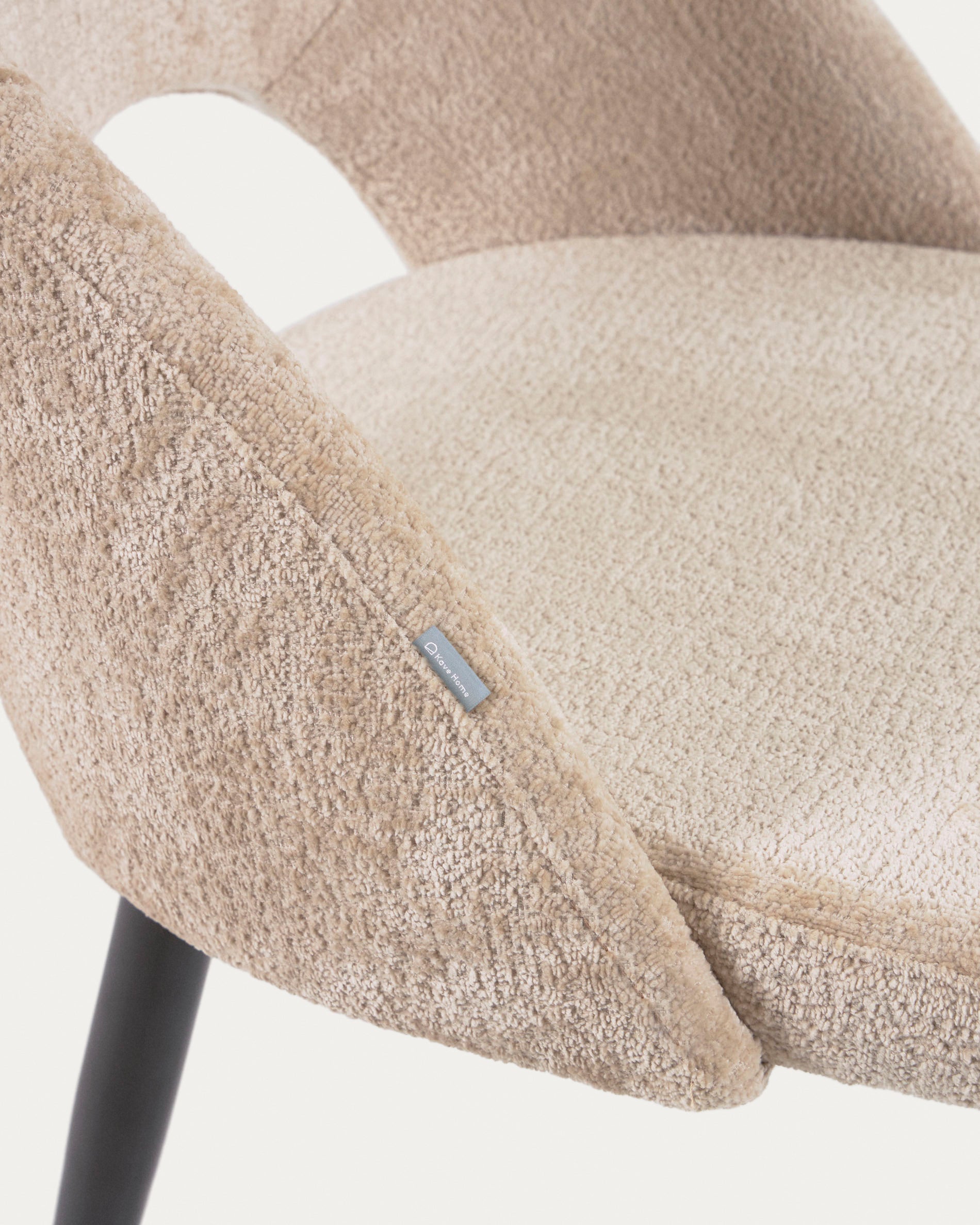 Beige chenille Mael chair with steel legs with black finish FSC 100% - Detail
