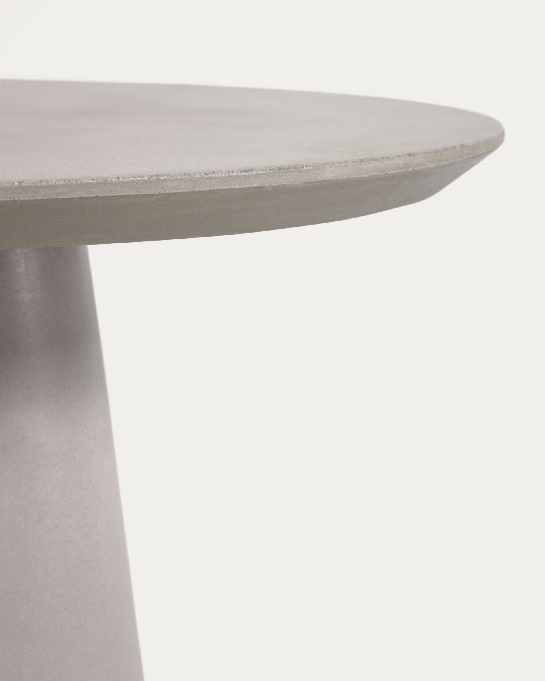 Itai outdoor round cement table, Ø 90 cm - Detail