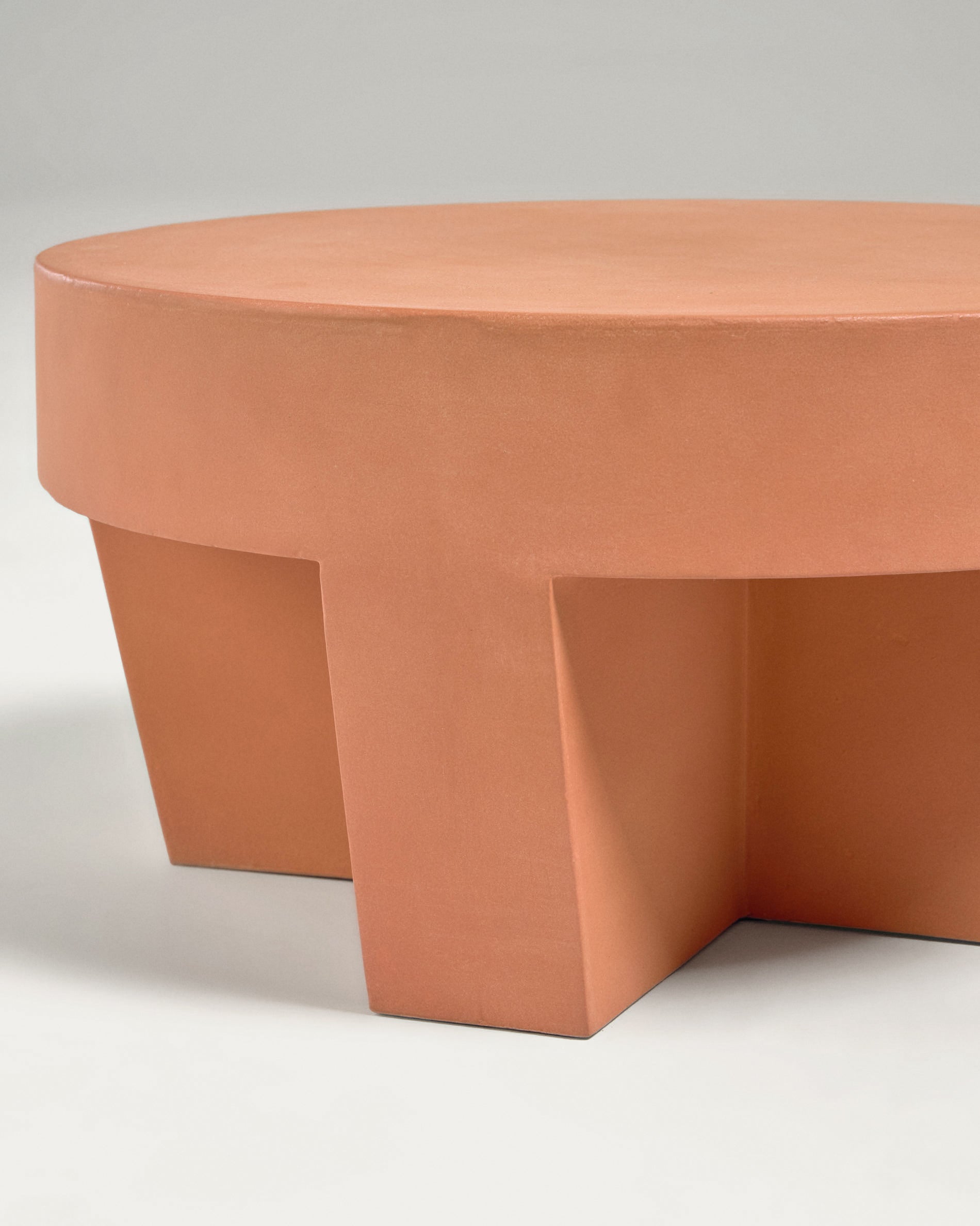 Vilena round outdoor terracotta coffee table, Ø 60 cm - Detail