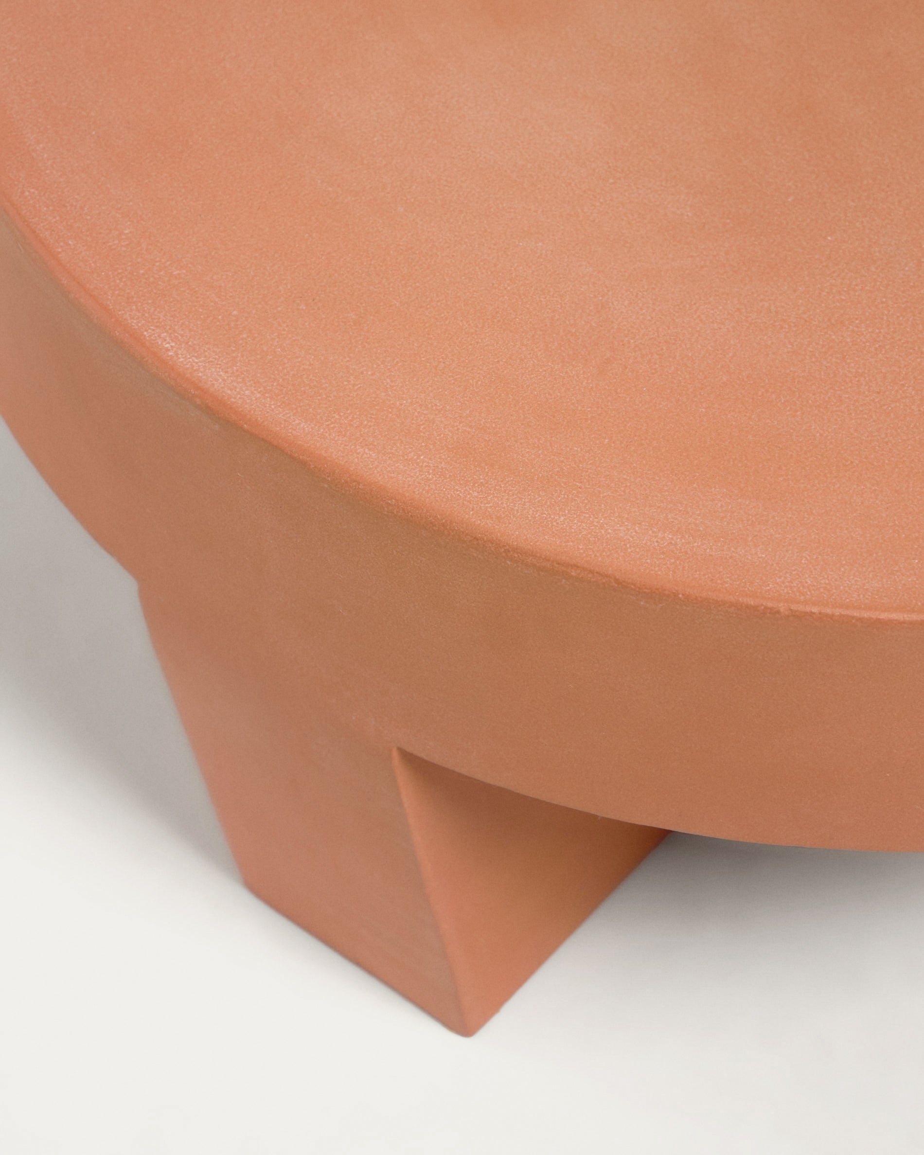 Vilena round outdoor terracotta coffee table, Ø 60 cm - Detail