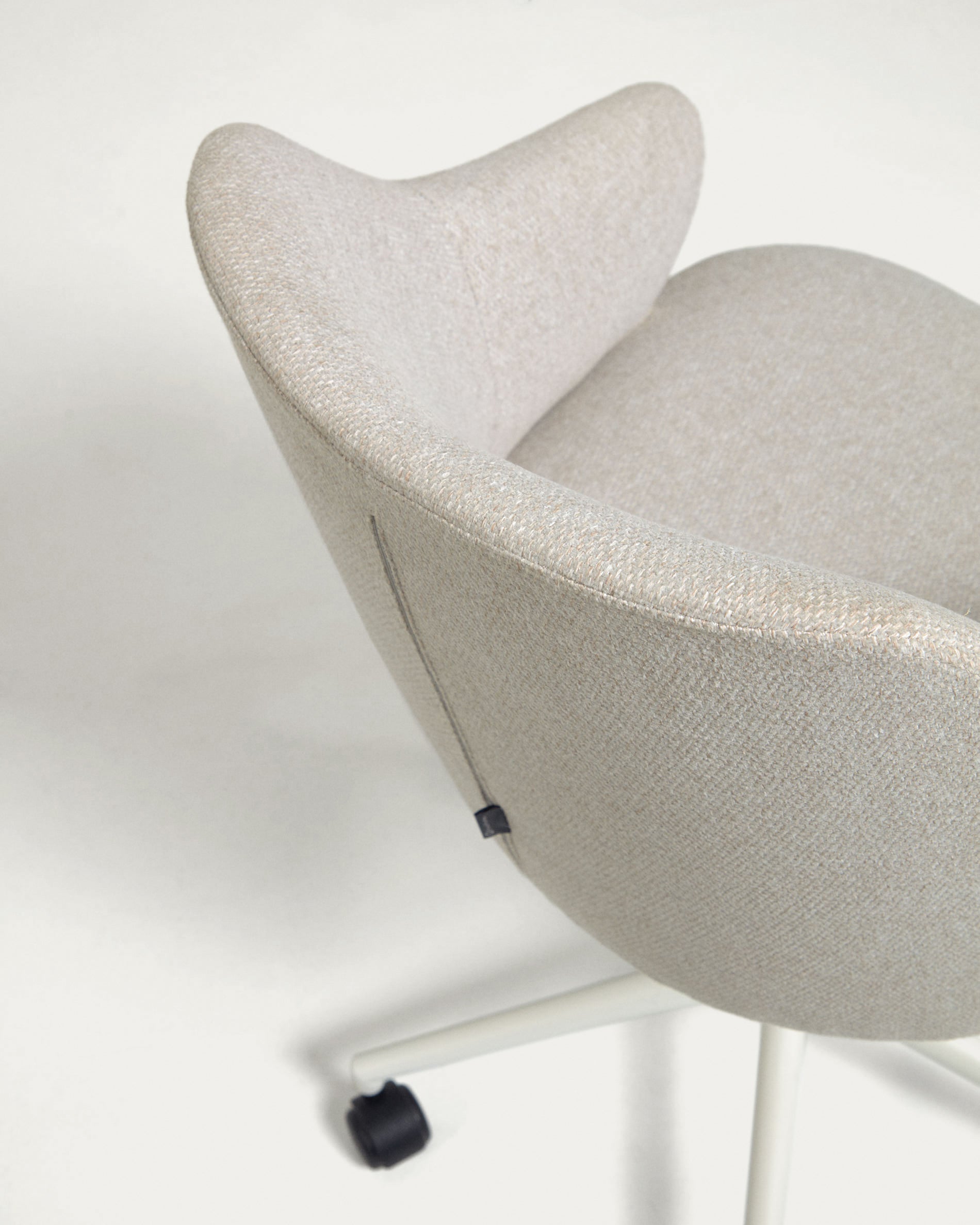 Einara light grey office chair and legs made of steel in matt white - Detail