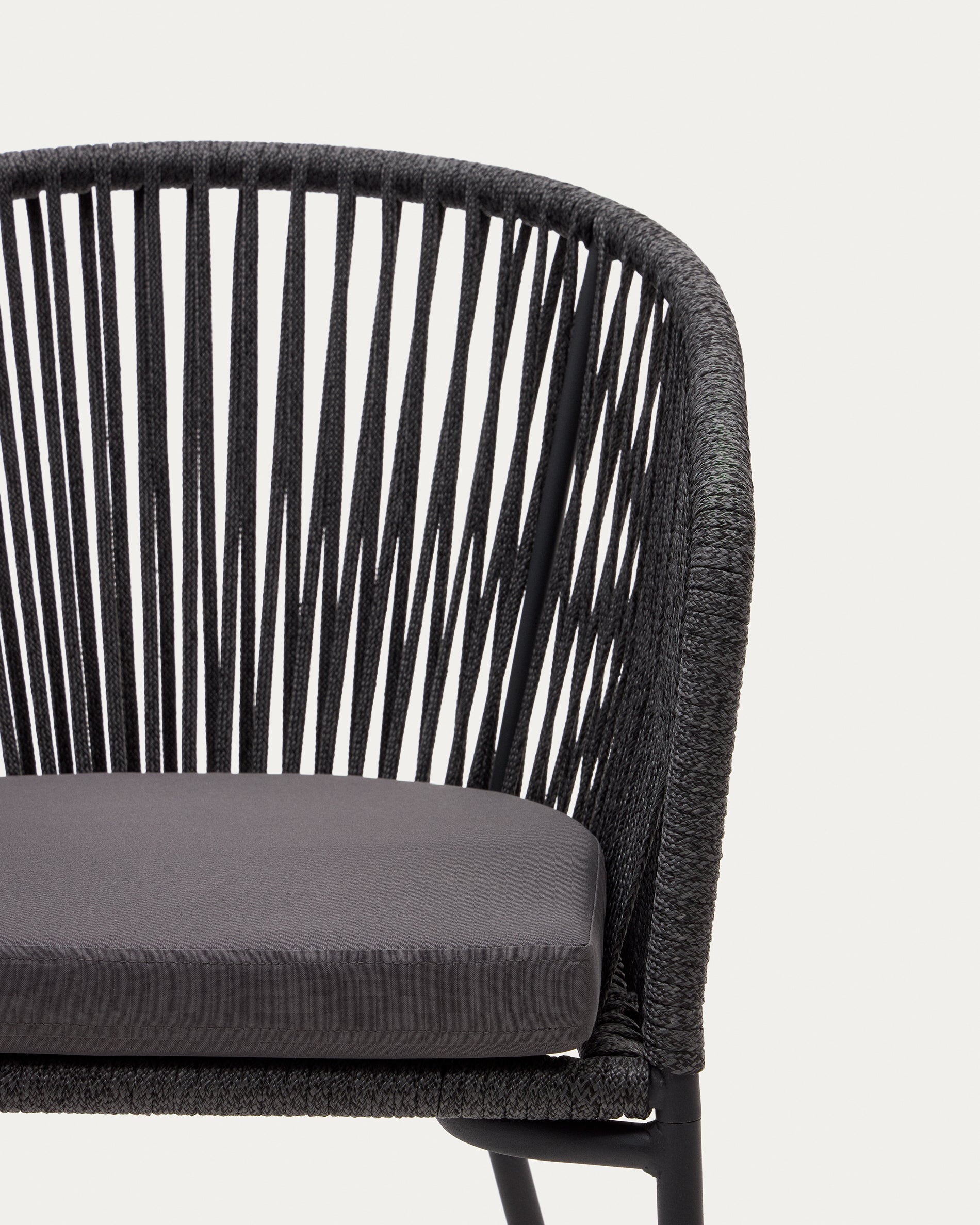 Yanet black rope chair with galvanised steel legs - Detail