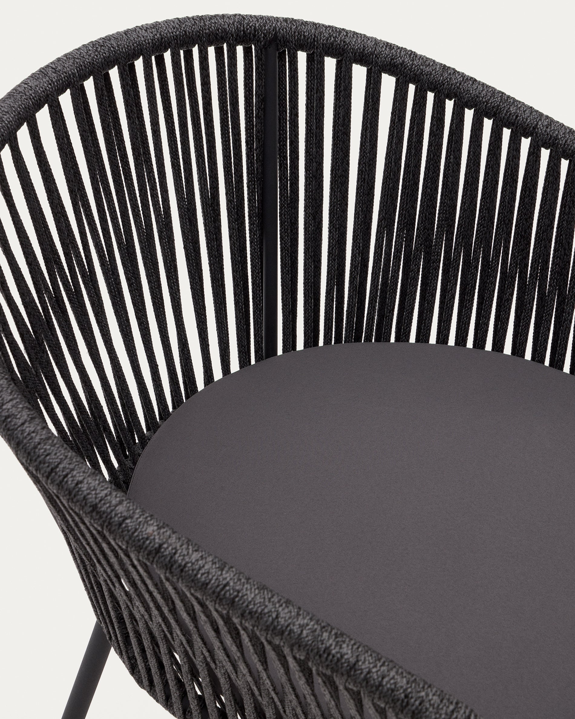 Yanet black rope chair with galvanised steel legs - Detail