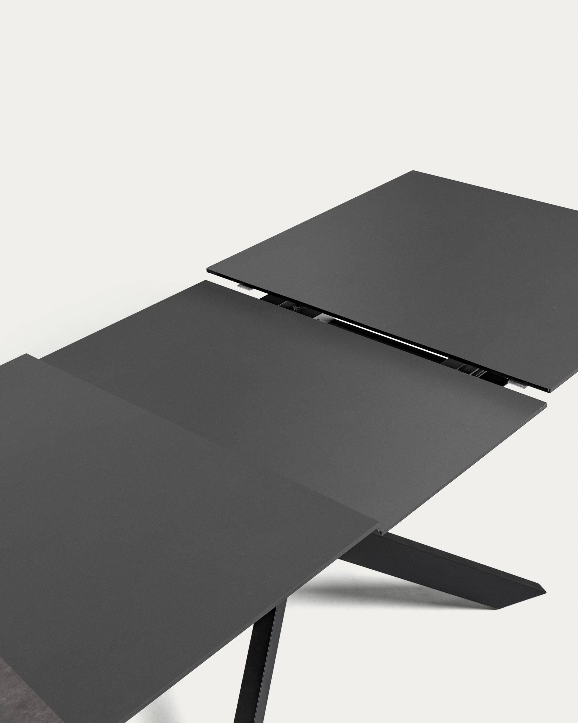 Atminda extendable glass table with steel legs with black finish 160 (210) x 90 cm - Detail
