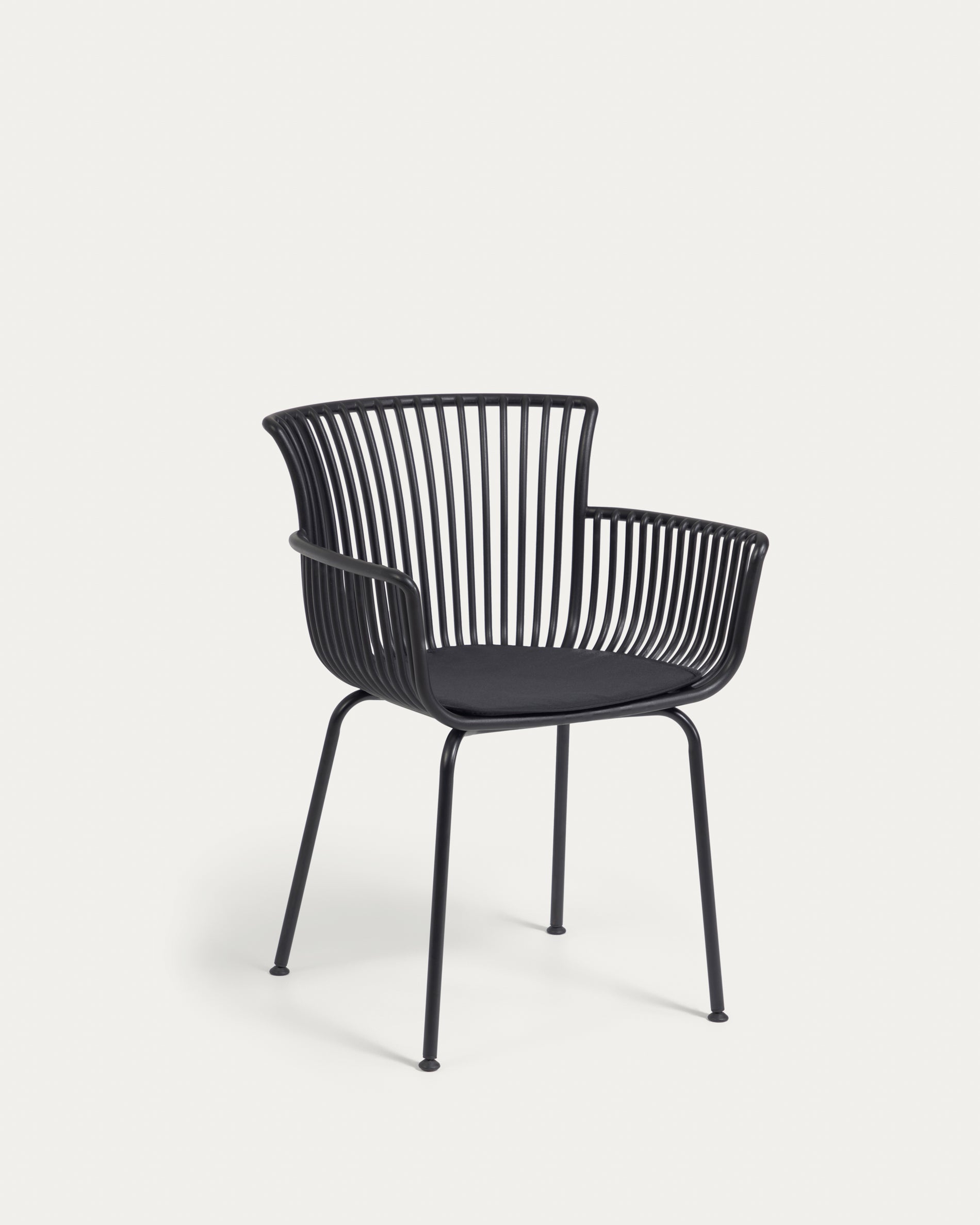 Surpika outdoor chair in black - Product View