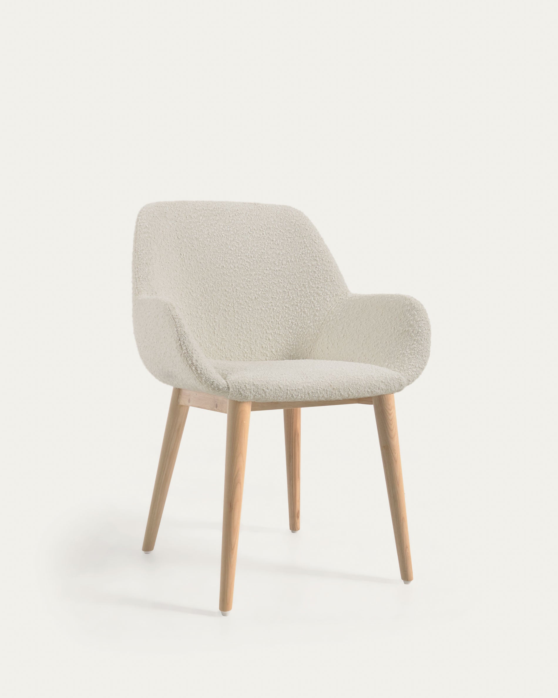 Konna chair in white bouclé with solid ash wood legs in a natural finish - Product View