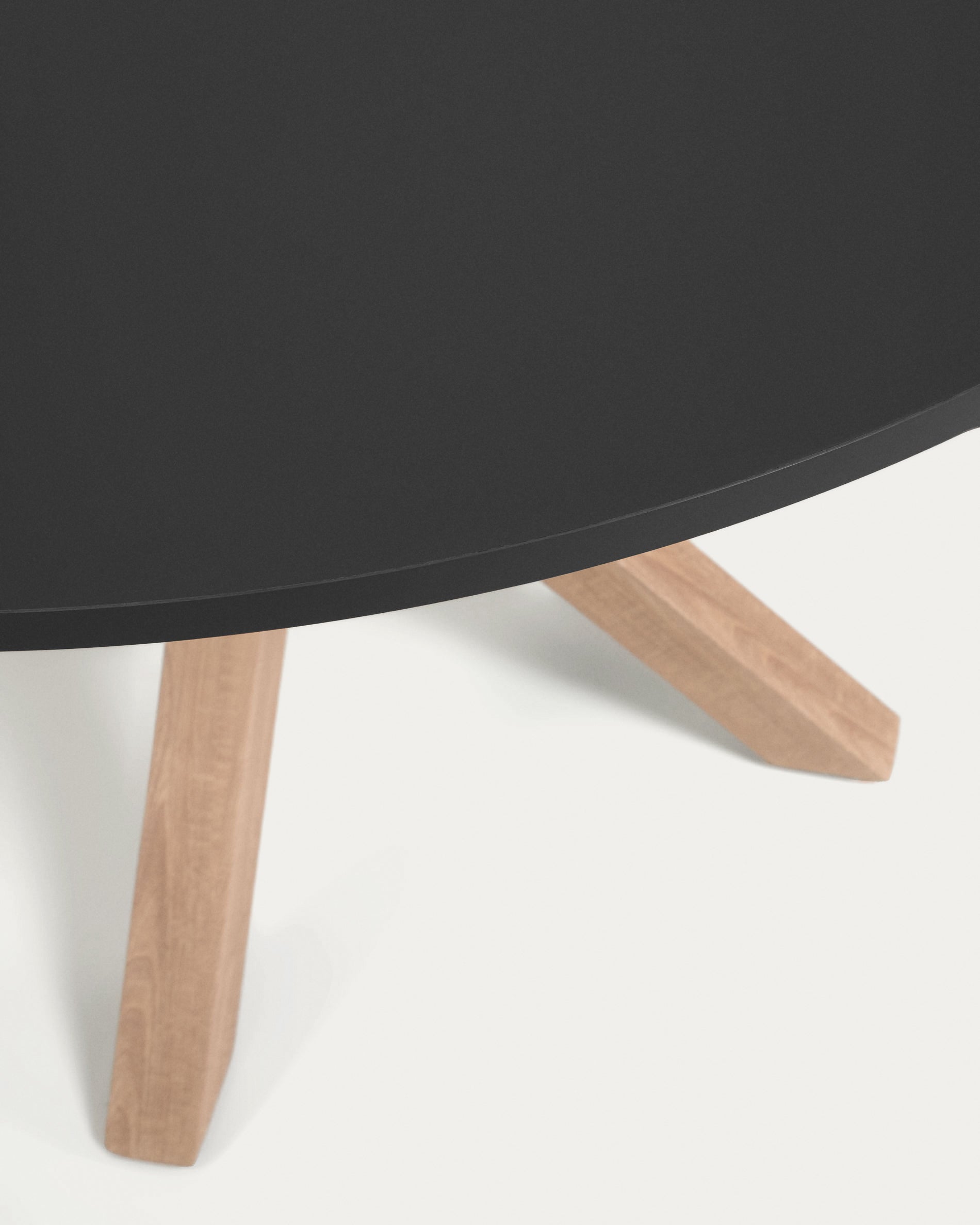 Argo black lacquered MDF round table wood effect steel legs Ø 120 cm - Detail