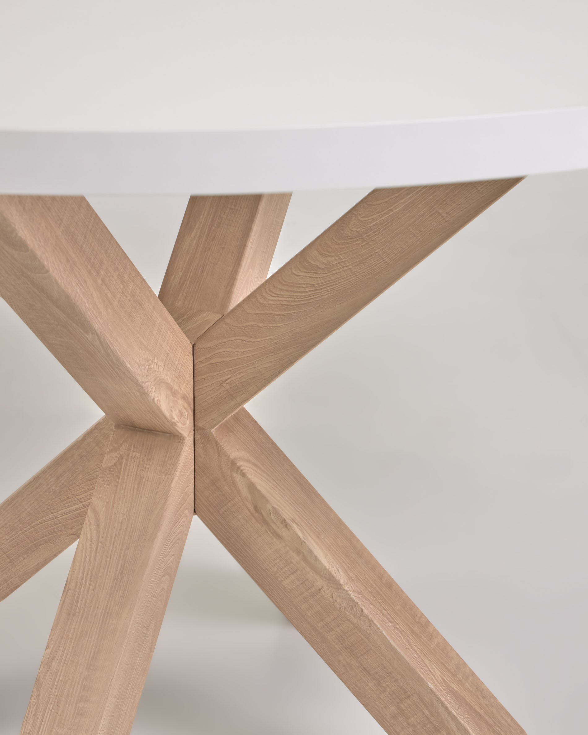 Argo round table in melamine with white finish and wood effect steel legs Ø 120 cm - Detail