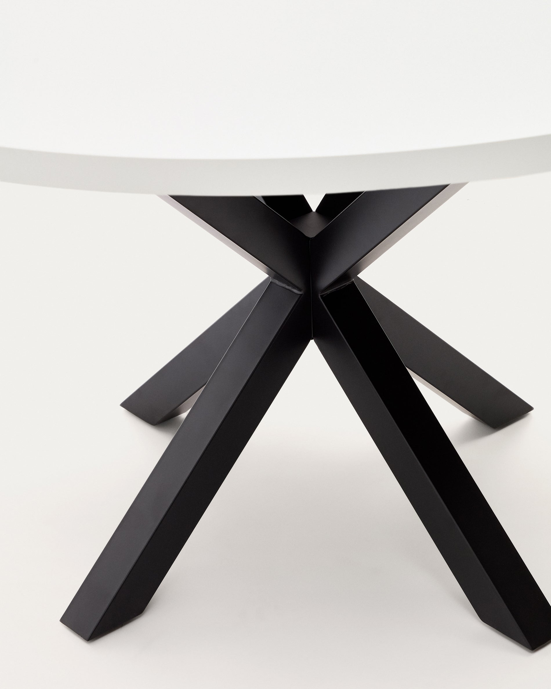 Argo round table in white melamine and steel legs with black finish Ø 120 cm - Detail