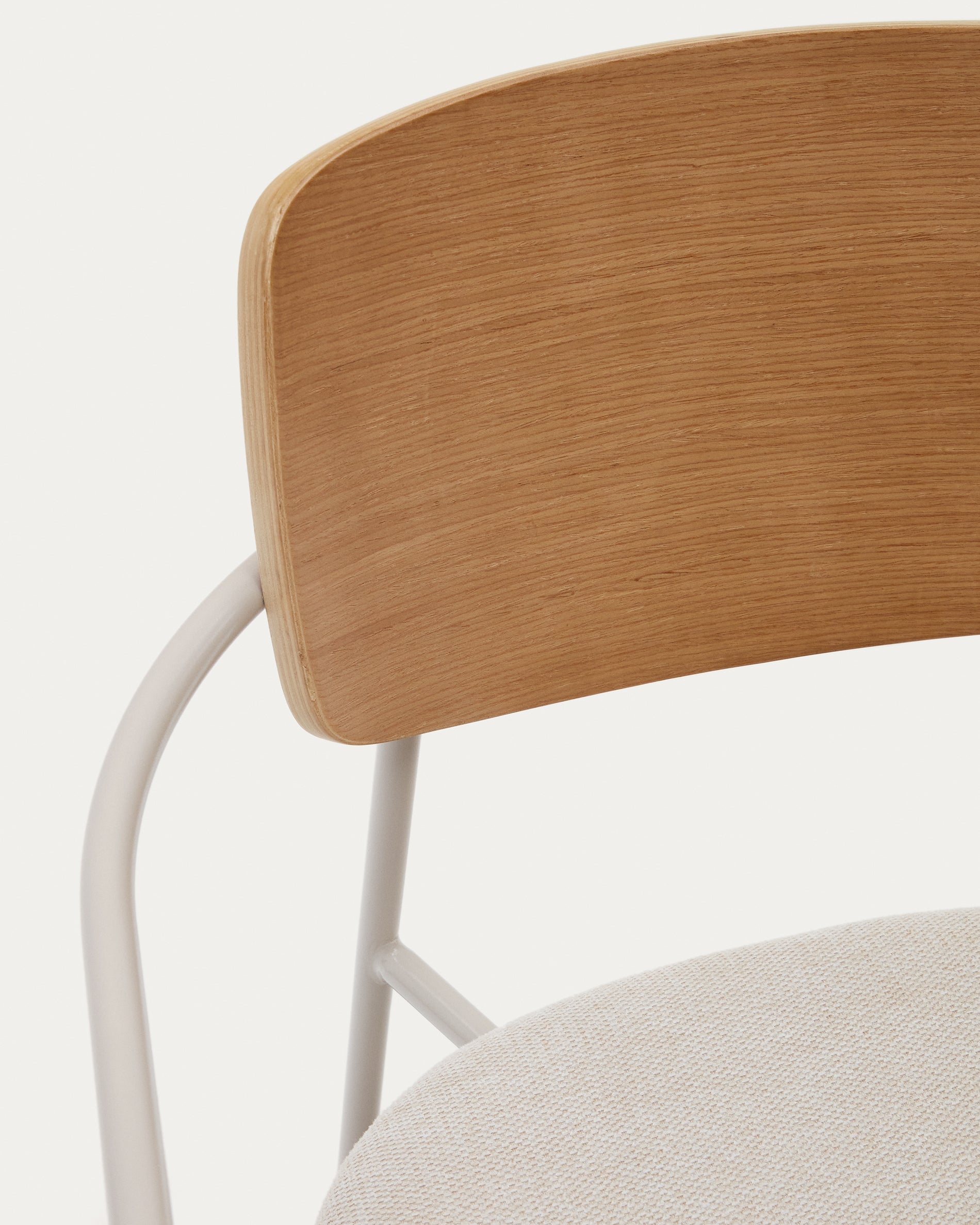 Maureen stackable chair in poplar plywood with light tone finish and beige metal legs, 100% FSC - Detail