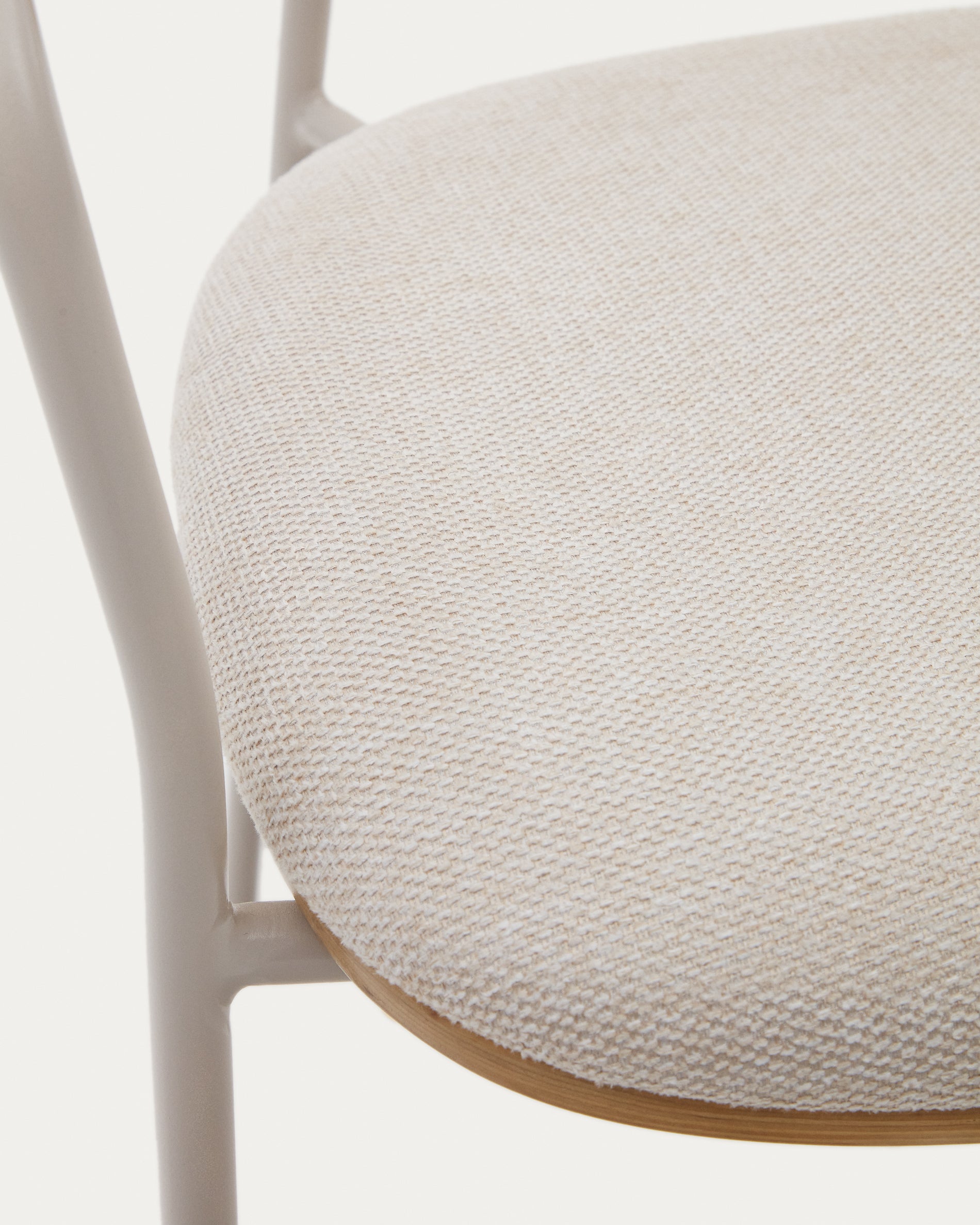 Maureen stackable chair in poplar plywood with light tone finish and beige metal legs, 100% FSC - Detail