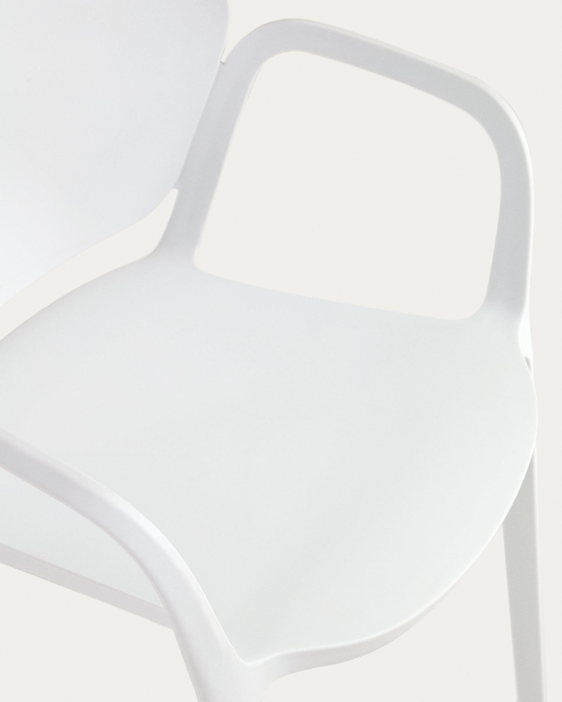 Ania stackable white garden chair - Detail