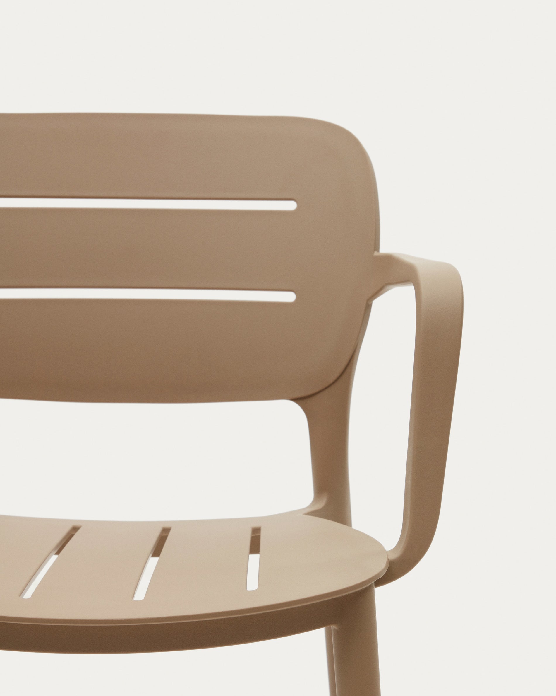 Morella stackable outdoor chair in beige - Detail