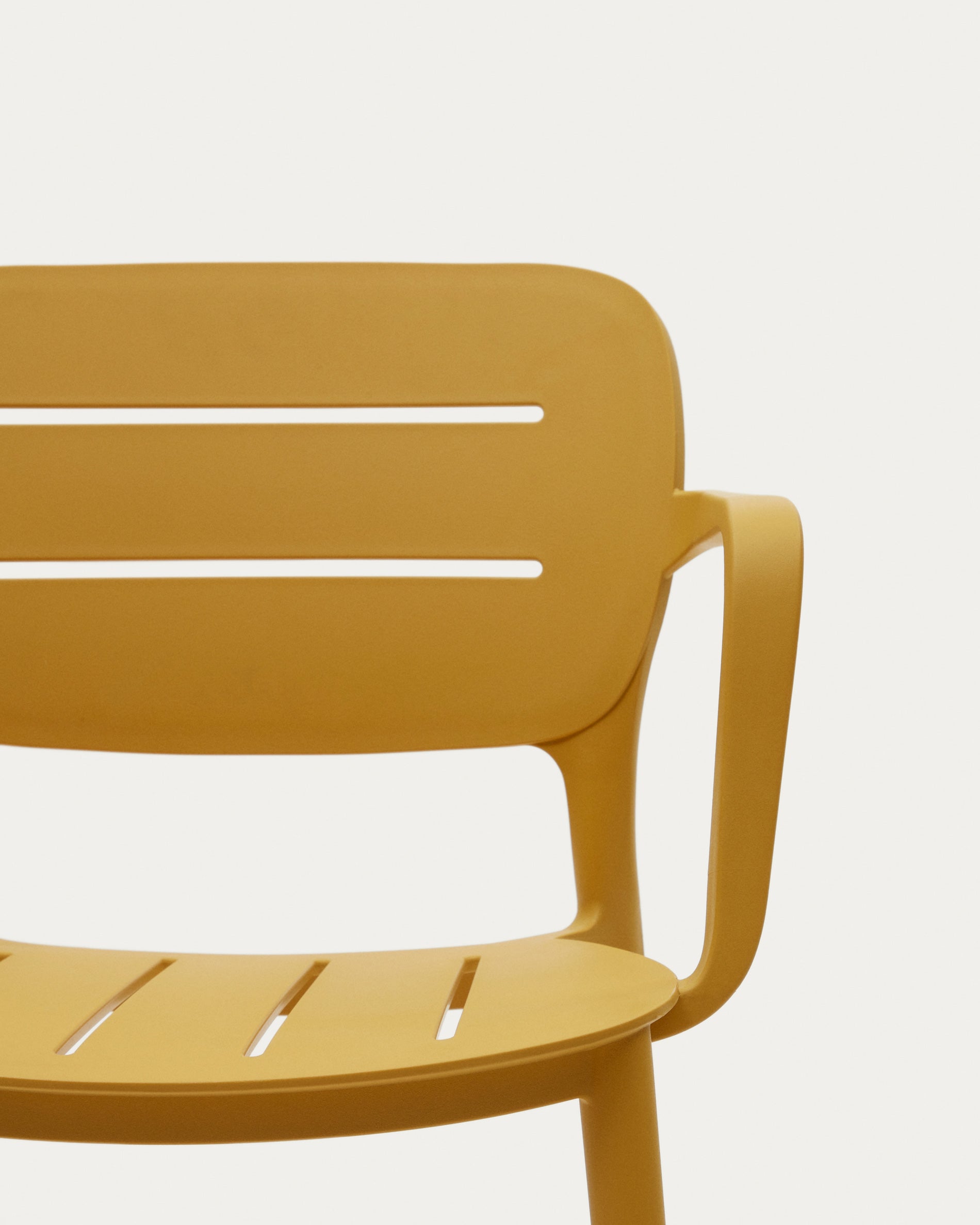 Morella stackable outdoor chair in mustard - Detail