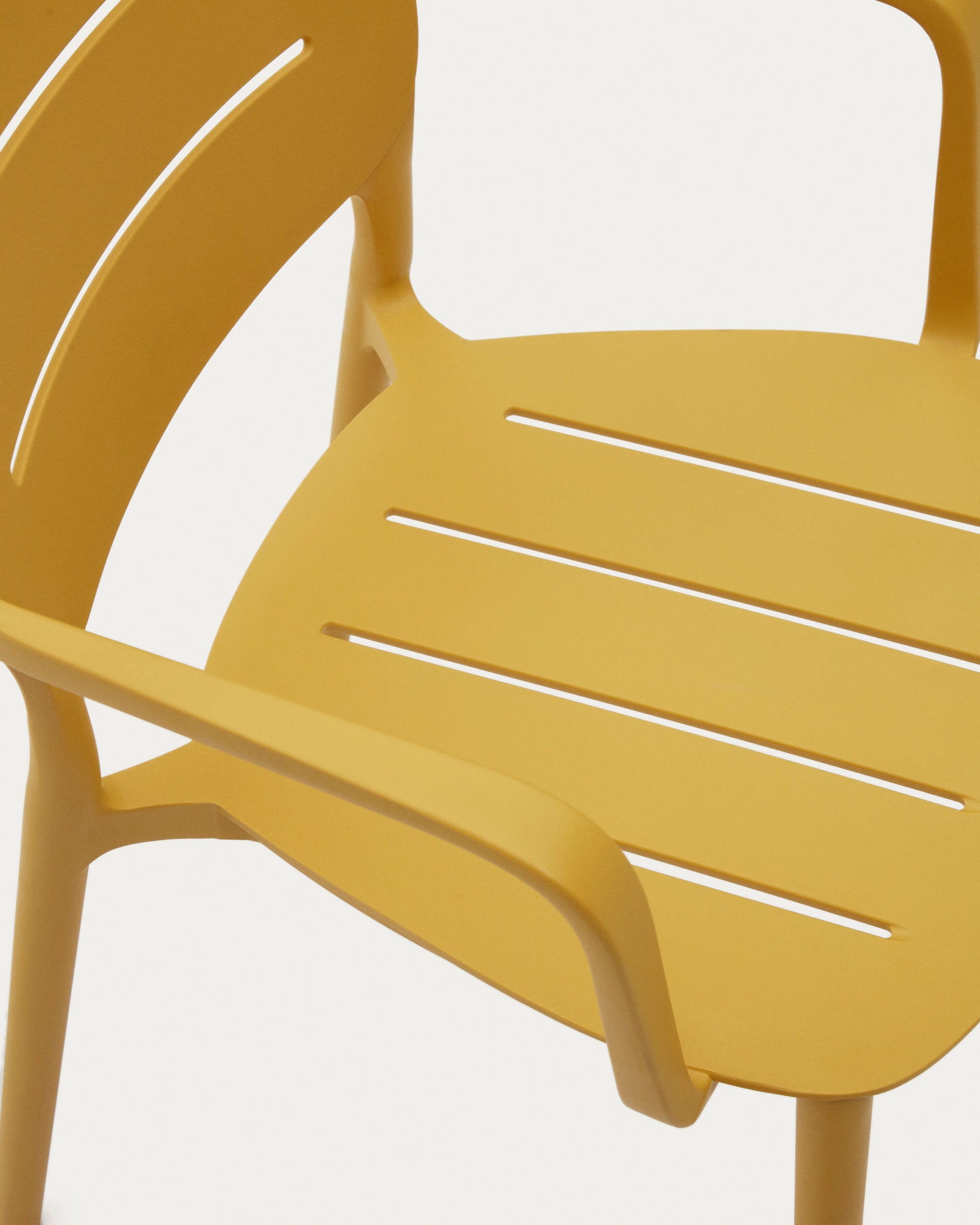 Morella stackable outdoor chair in mustard - Detail