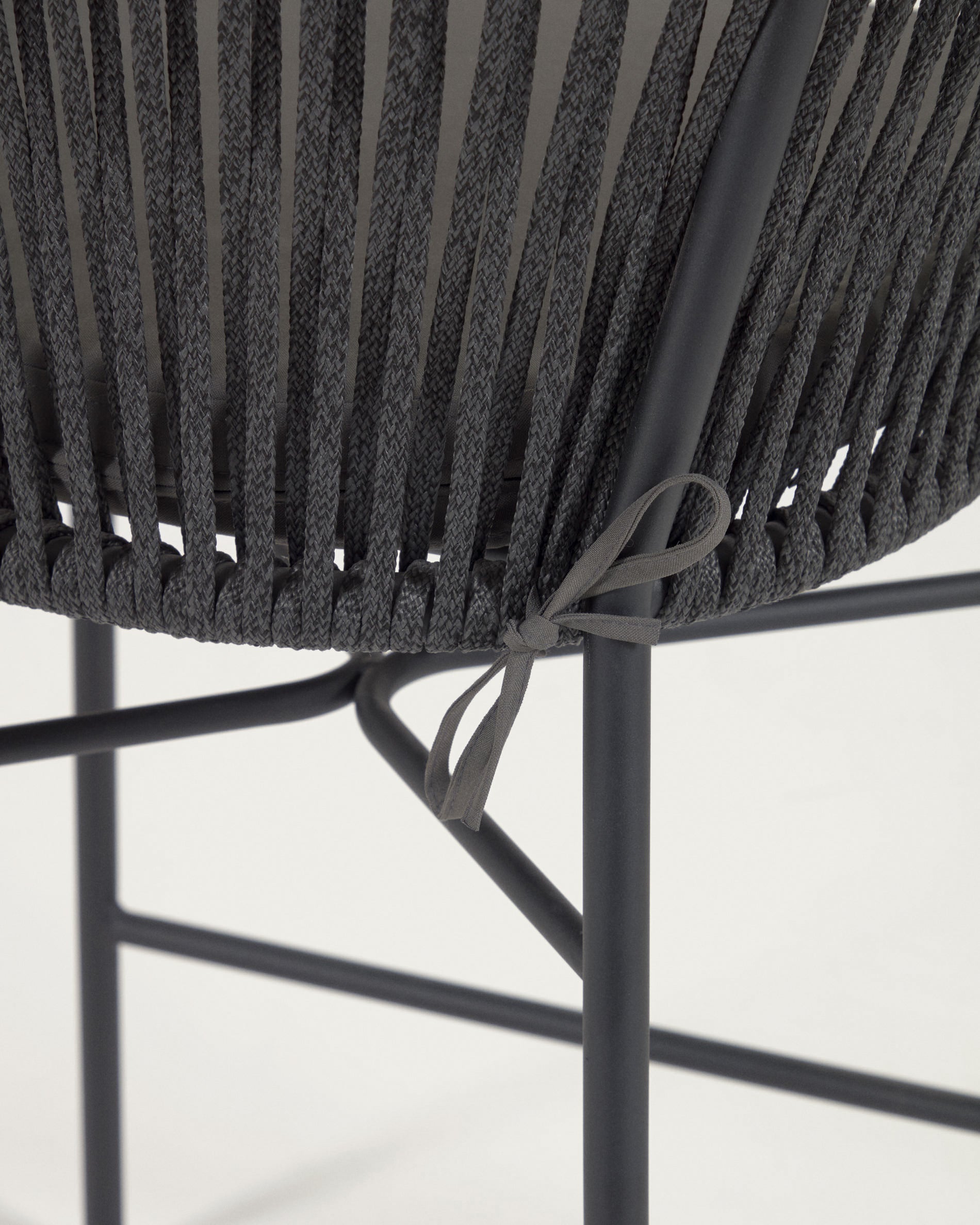 Yanet stool made from black cord and galvanised steel, height 80 cm - Detail