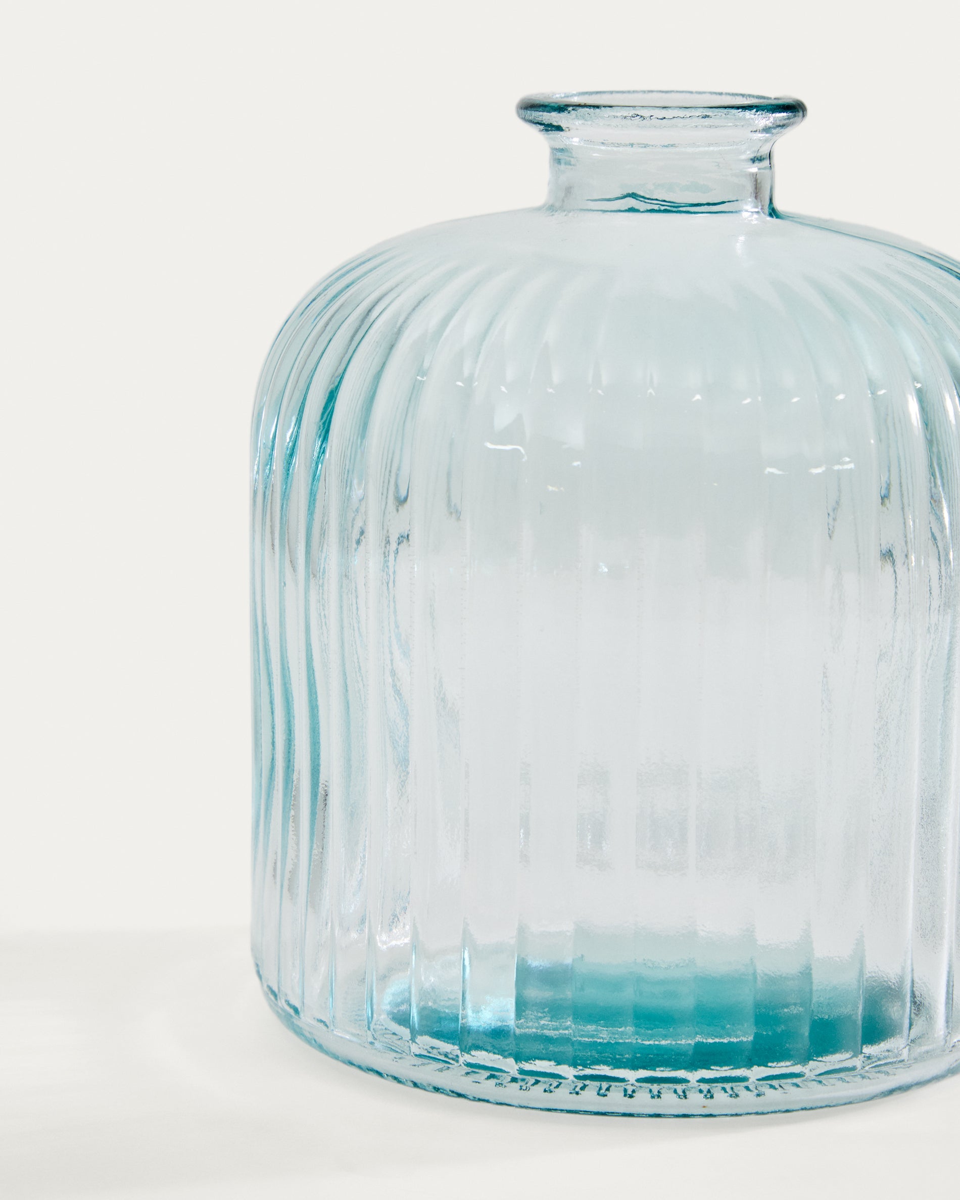 Small Marba bottle made from transparent recycled glass - Detail