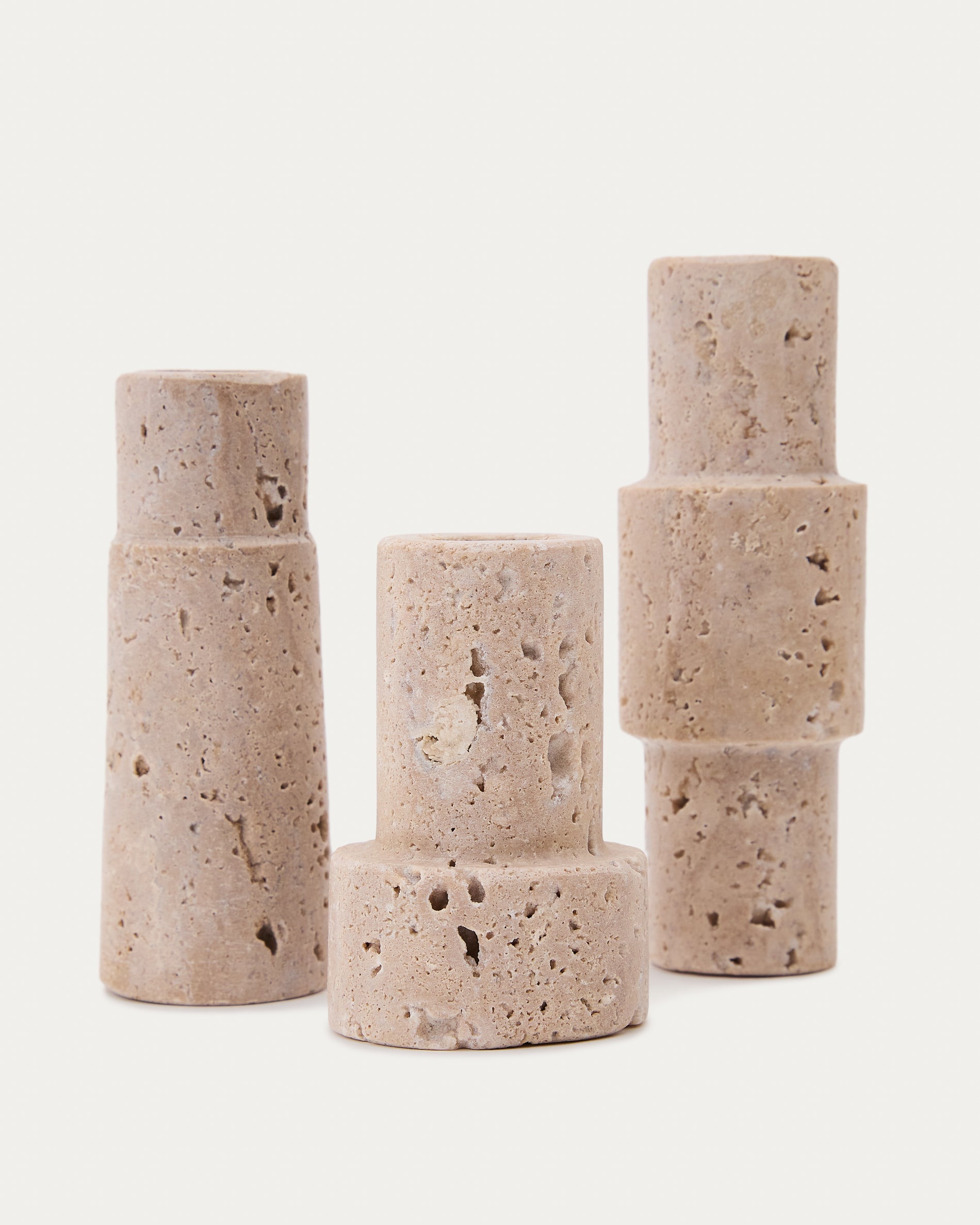 Majid set of 3 beige travertine candle holders - Detail