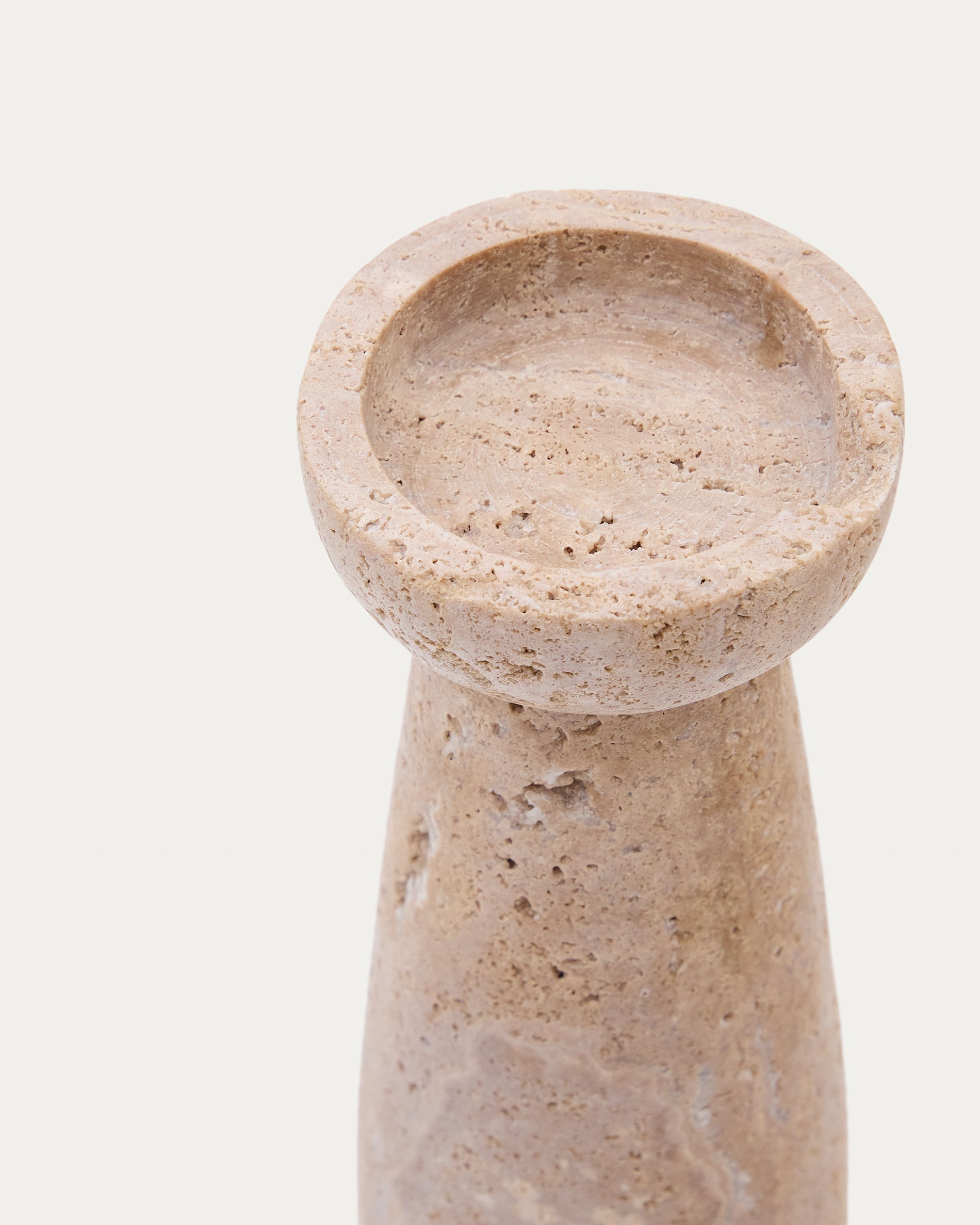 Magan large beige travertine candle holder - Detail