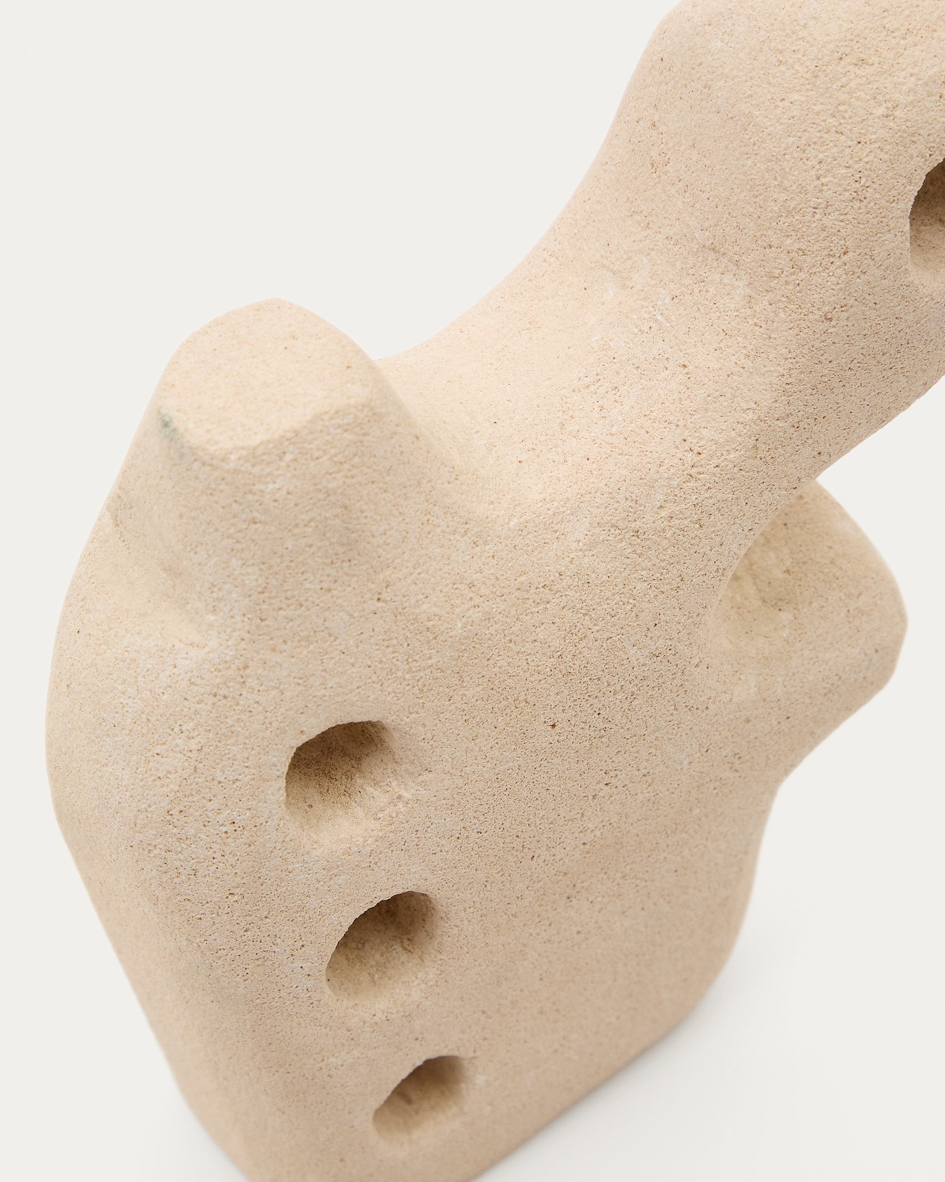 Arif stone sculpture in a beige finish, 20 cm - Detail