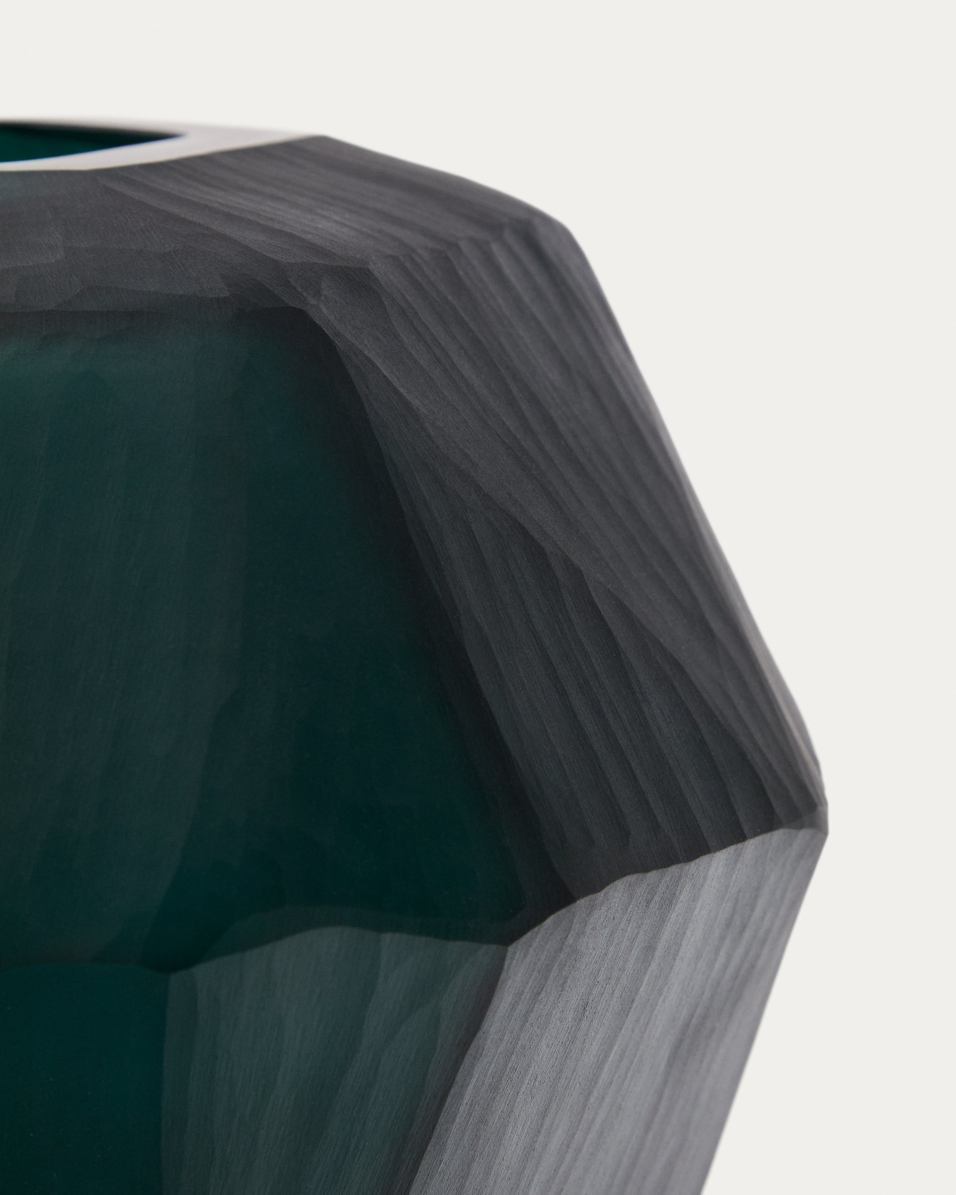 Geonix green glass vase 22cm - Detail
