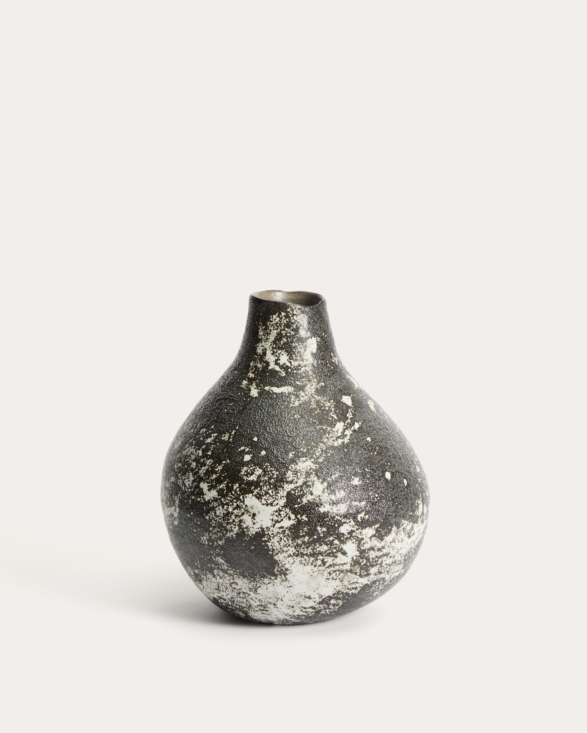 Orelin ceramic vase in black and white 30 cm - Product View