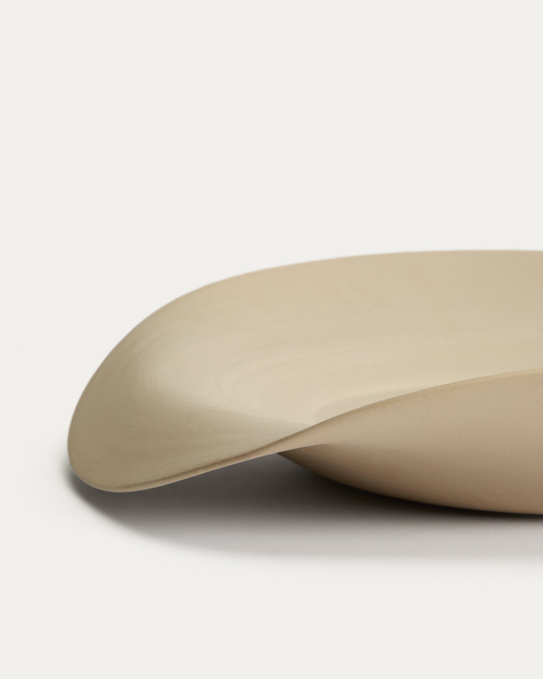 Ebenor beige ceramic centerpiece Ø 40 cm - Detail