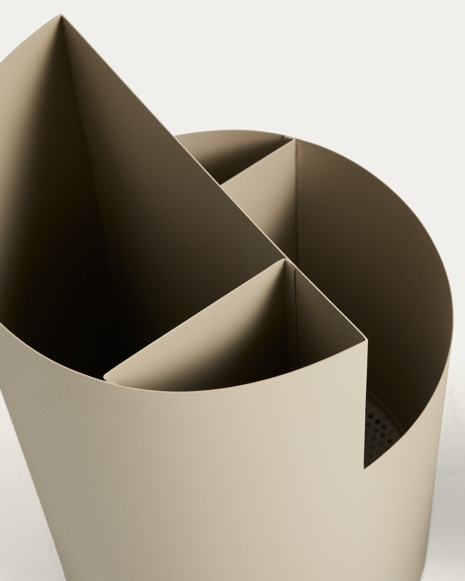 Atin beige metal large umbrella stand - Detail