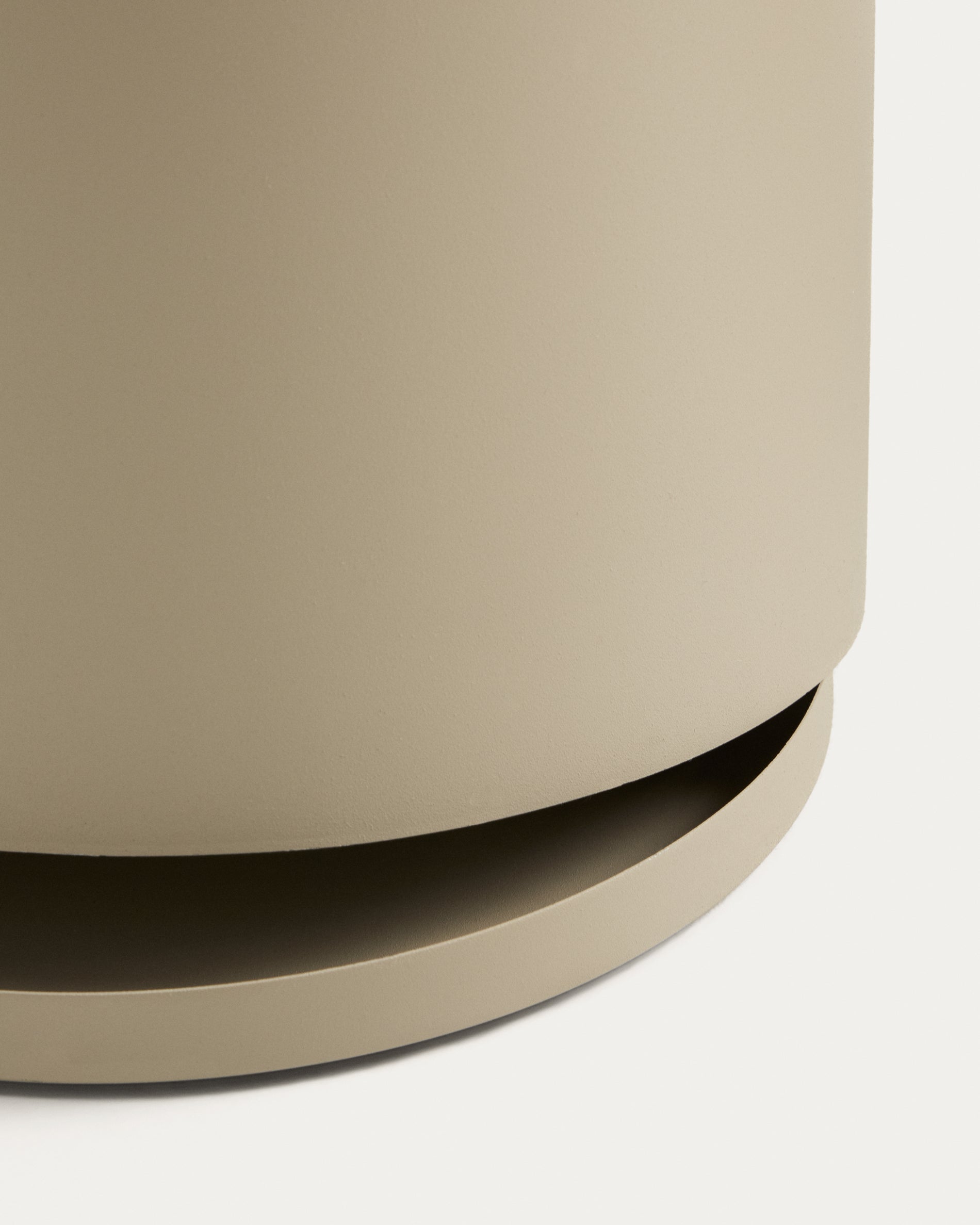Atin beige metal large umbrella stand - Detail