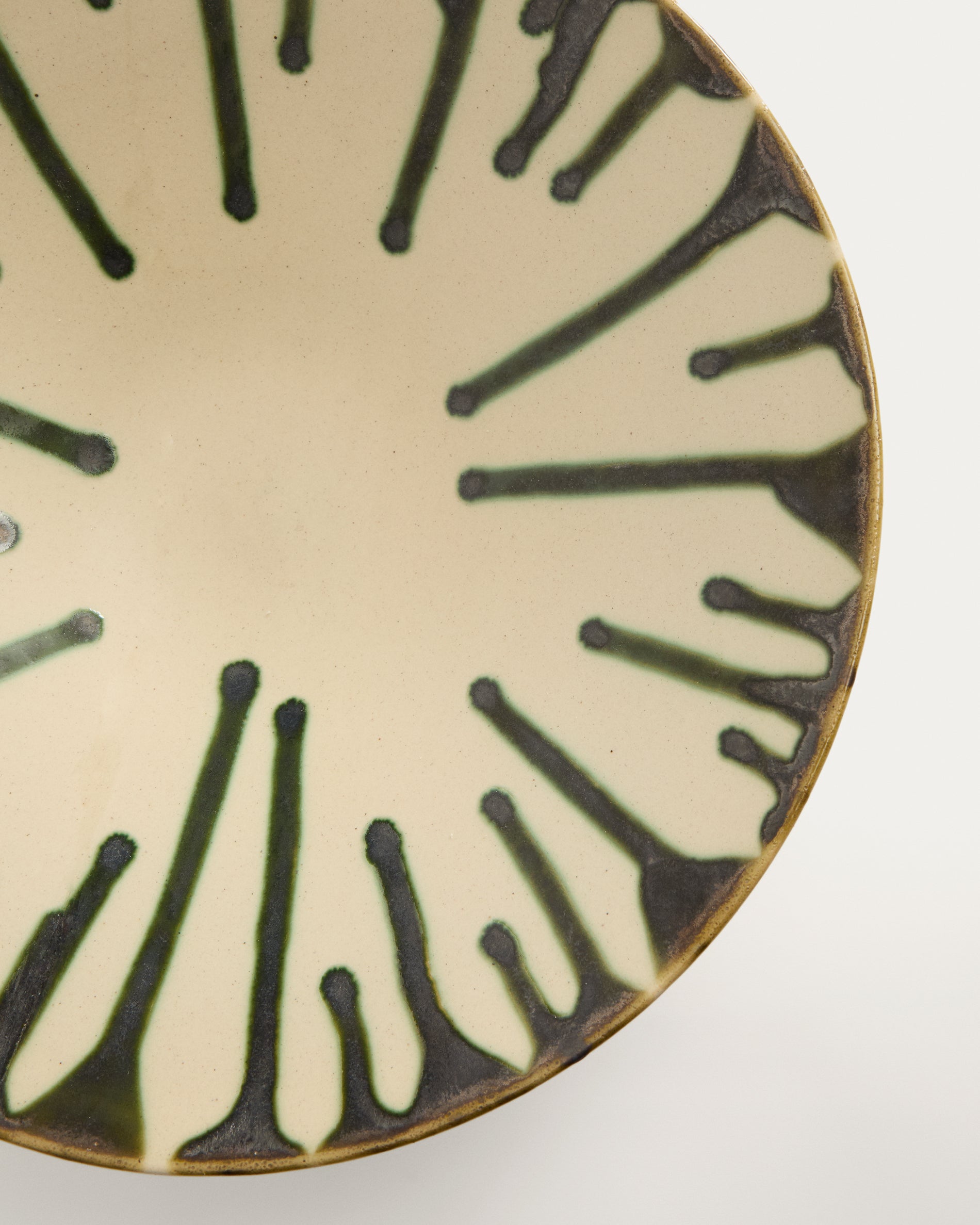 Olmera ceramic centrepiece in beige and green Ø 36.5 cm - Detail