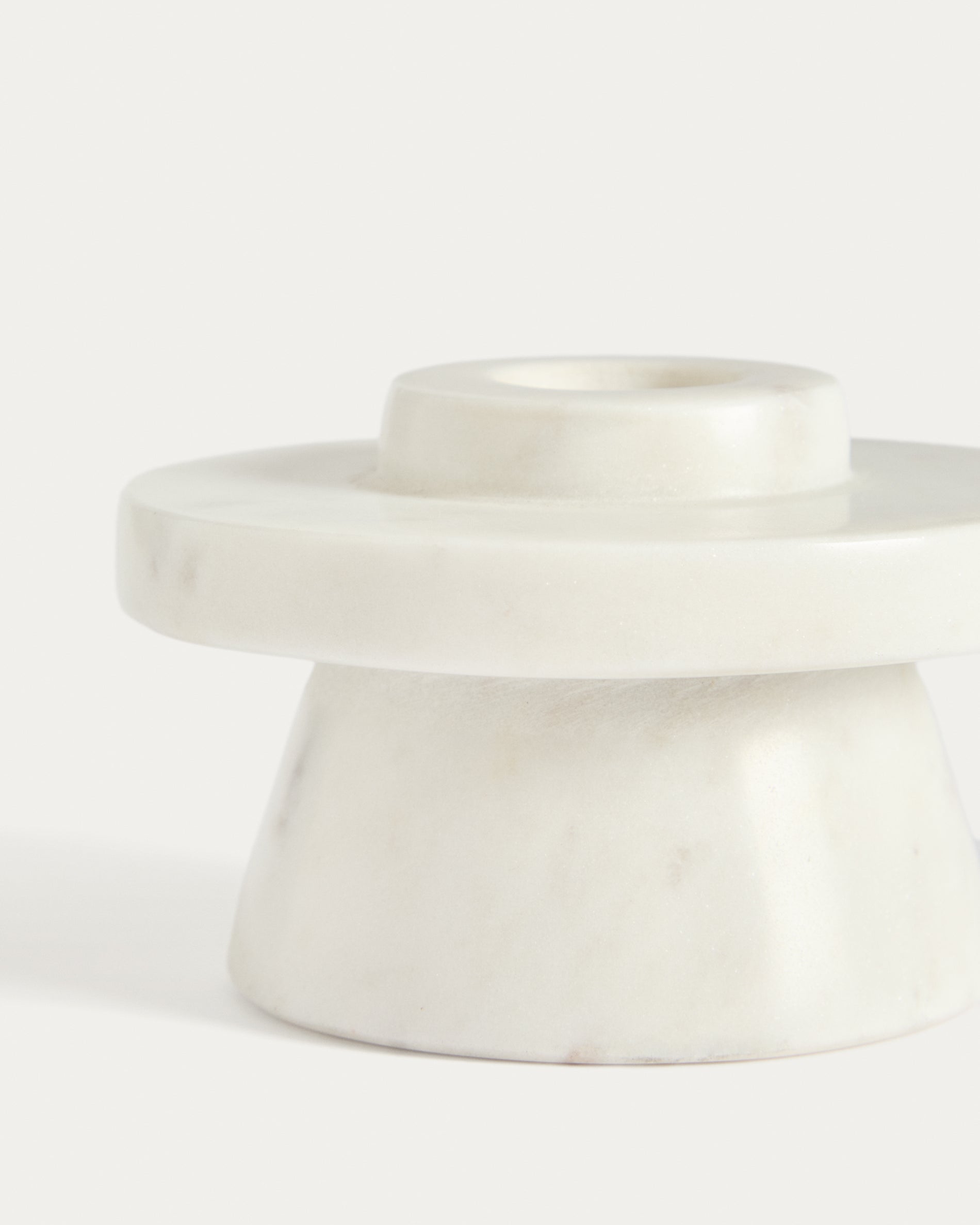 Zalvori white marble candle holder 8cm - Detail