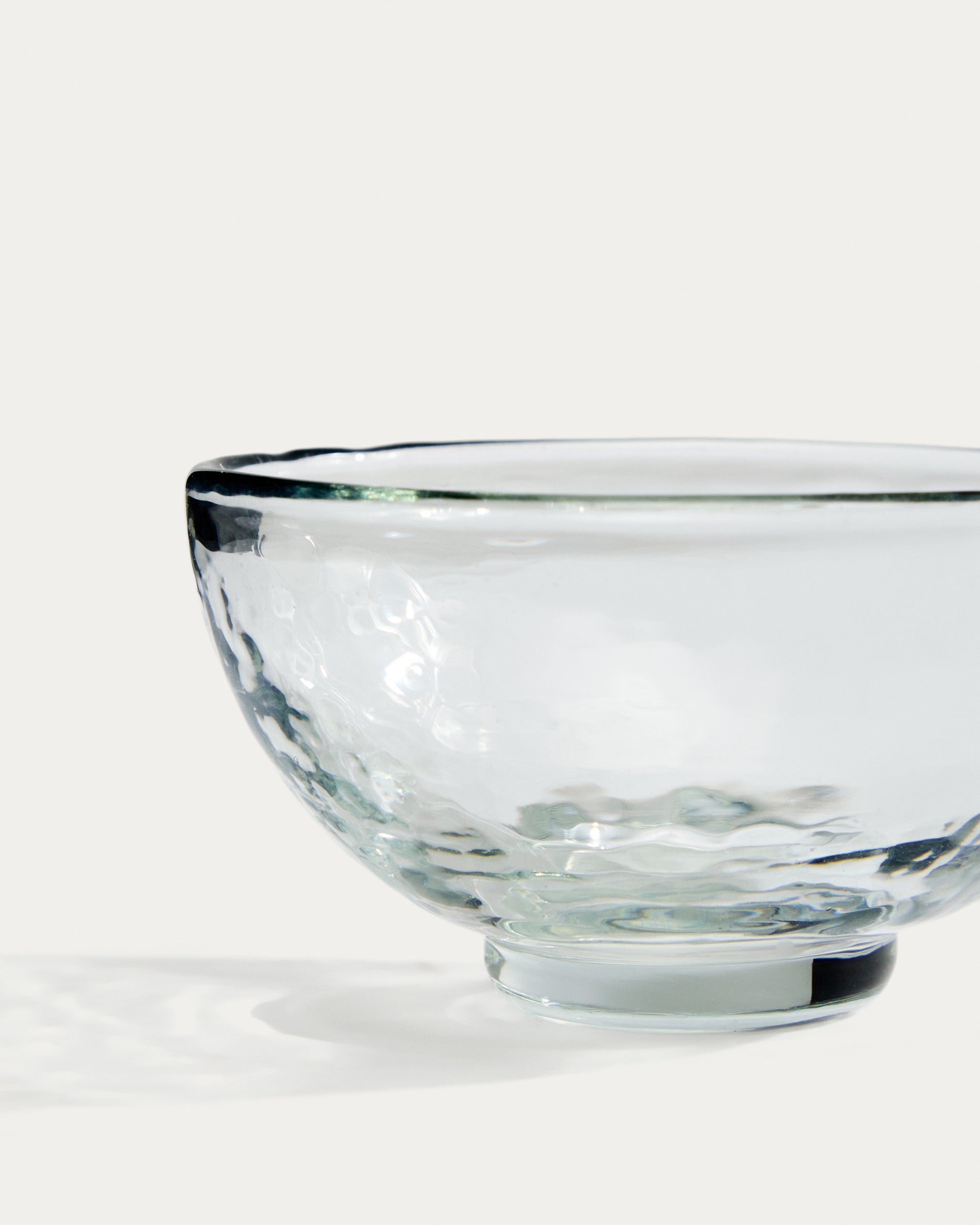 Sileia small bowl made of transparent recycled glass - Detail