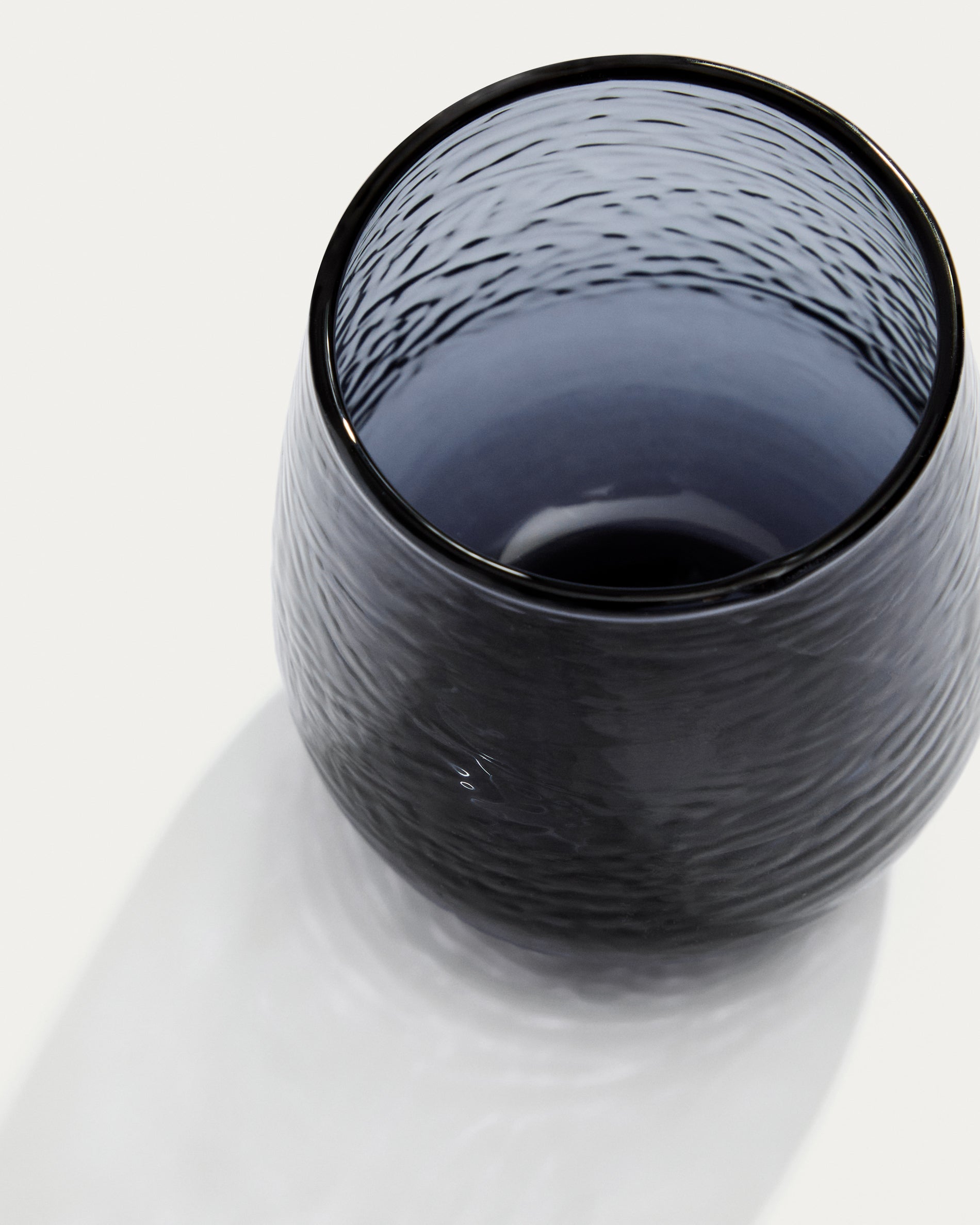 Sileia cup made of blue recycled glass - Detail