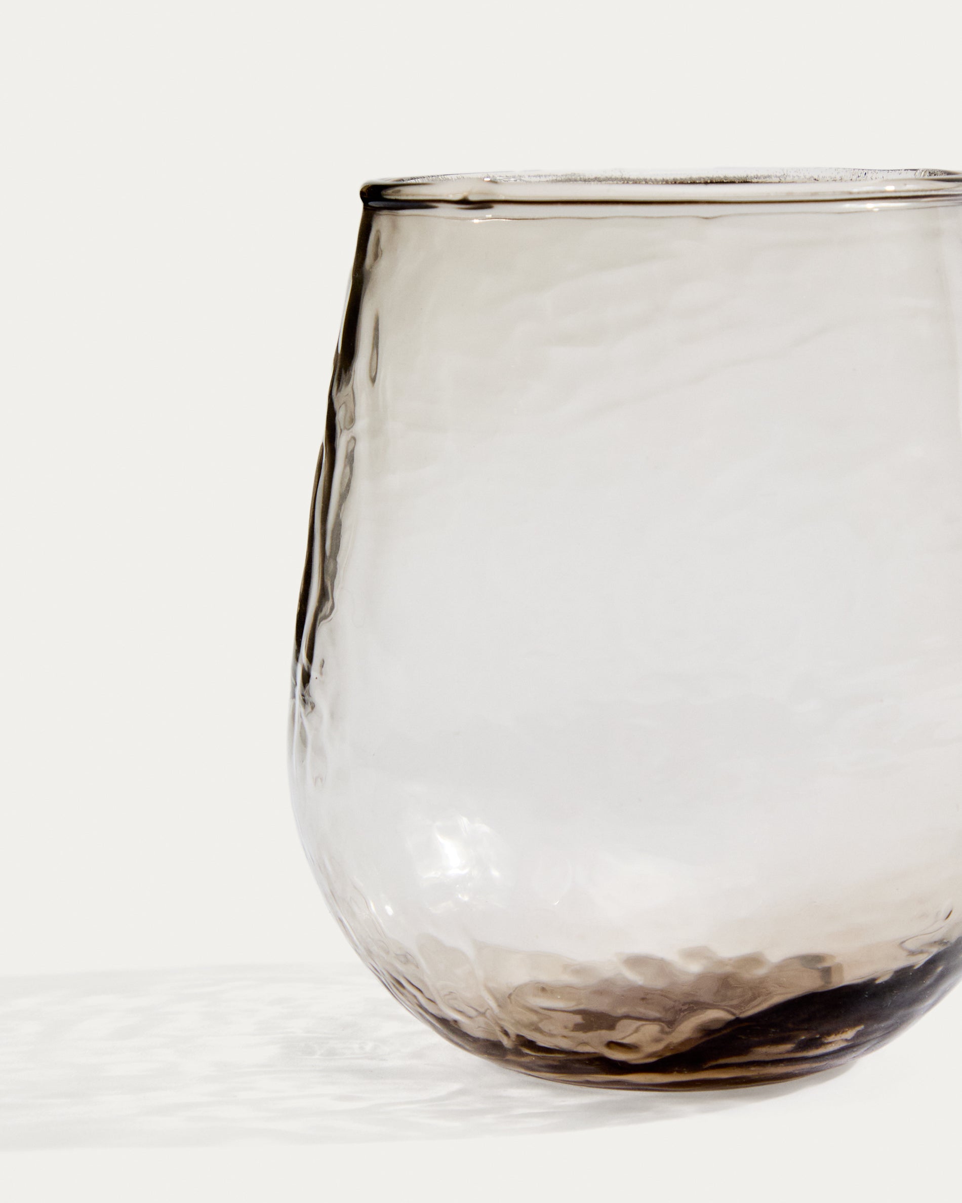 Sileia cup made of brown recycled glass - Detail