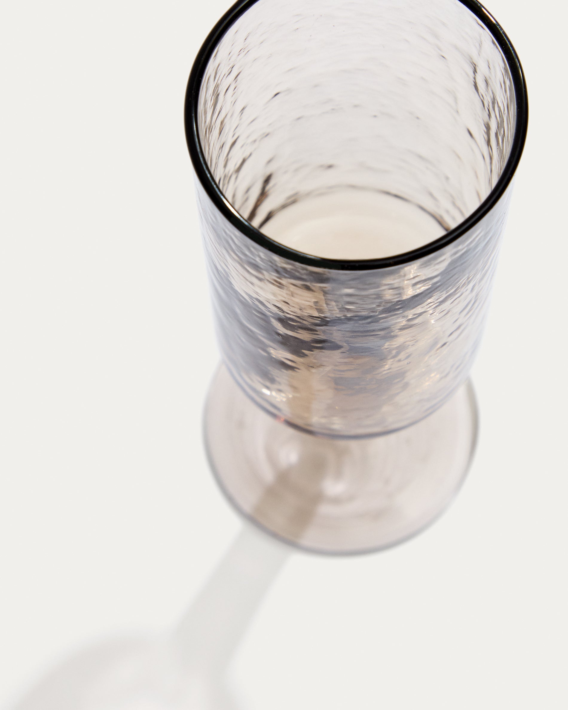 Obila wine glass made of brown recycled glass - Detail